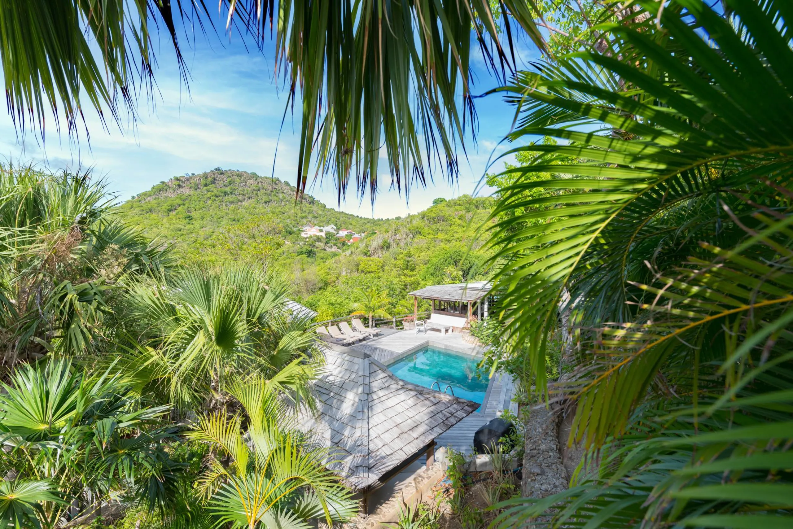 Luxury Hillside Villa Retreat in St.Barths with Ocean Views & Private Bungalows — photograph 5