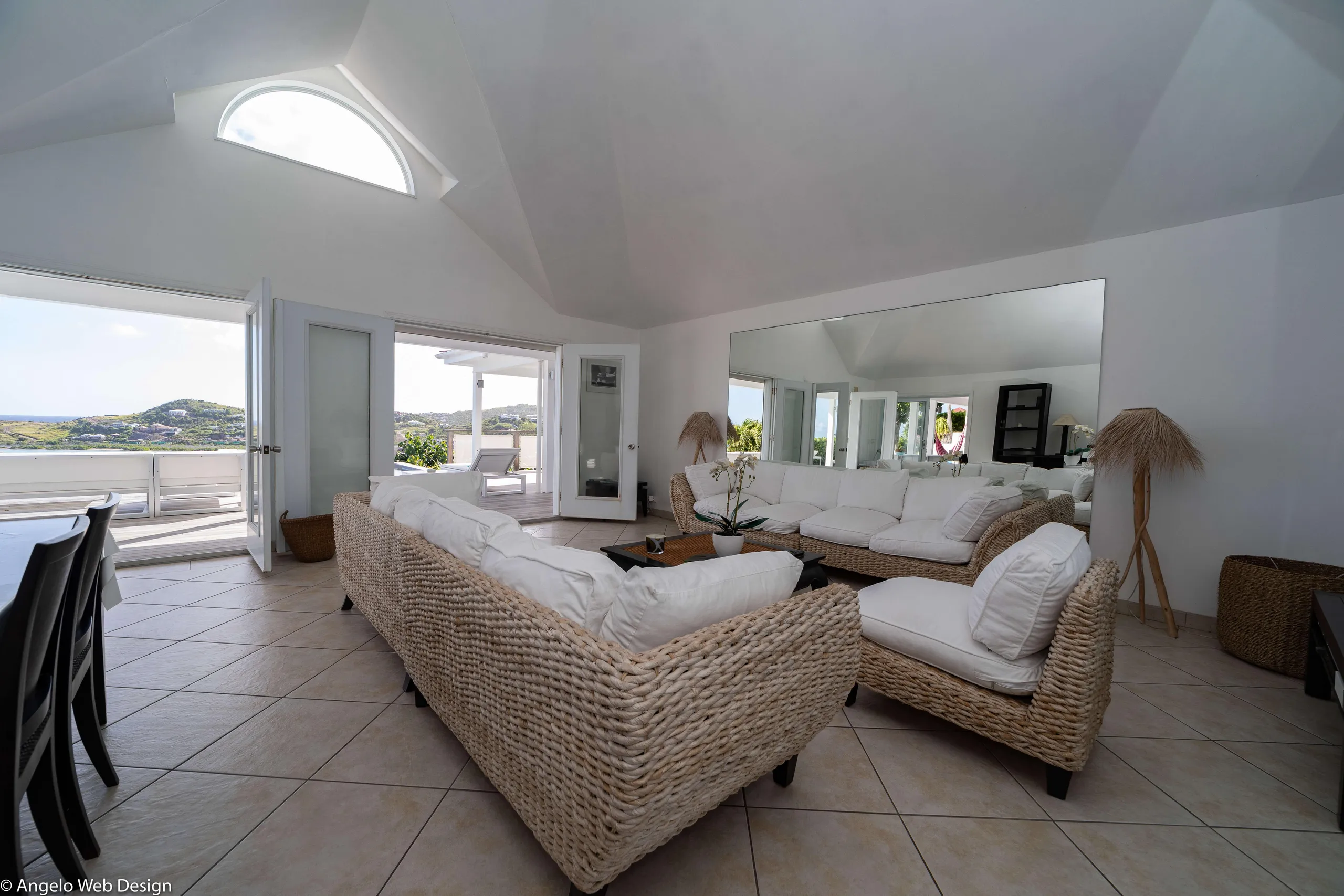 Aesthetic Sophistication: Elegant Holiday Villa with Infinity Pool in St. Barths — photograph 12