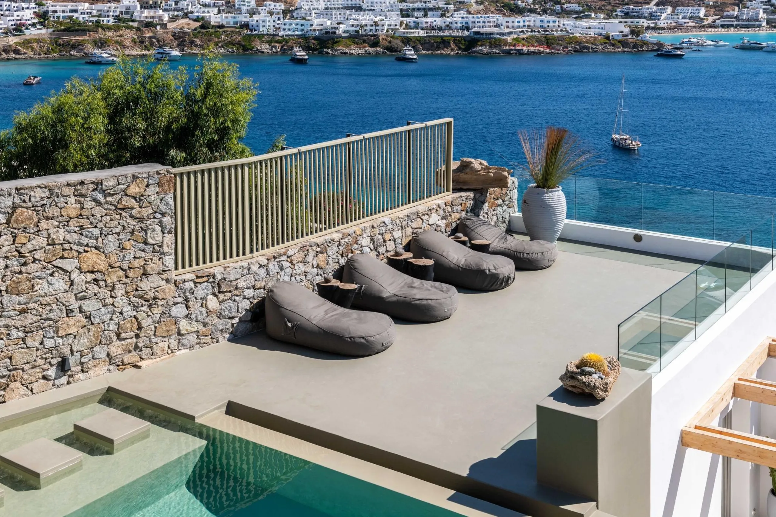 Grandiose Mykonos Estate with Private Pool and Stunning Views — photograph 3