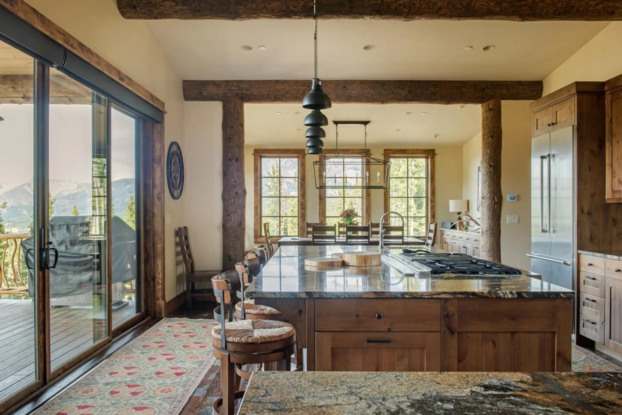 Montana Skyline Chateau with Hot Tub and Stunning Panoramic Views — photograph 11