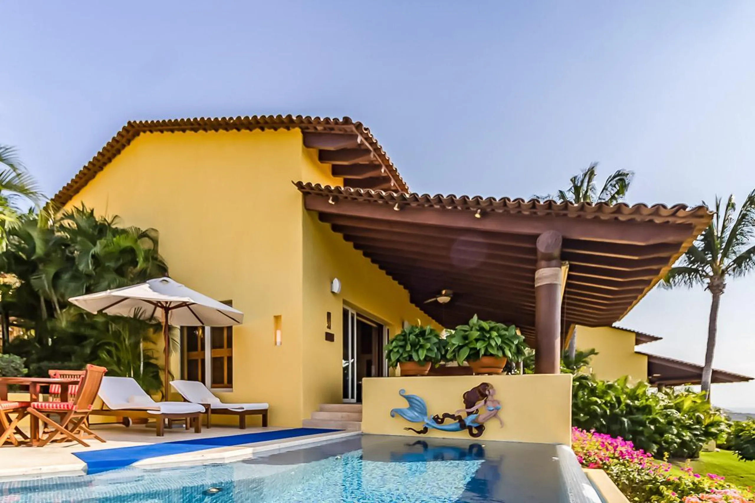 Gleaming Punta Mita Villa with Infinity Pool, Sun Deck, and Game Room — photograph 6