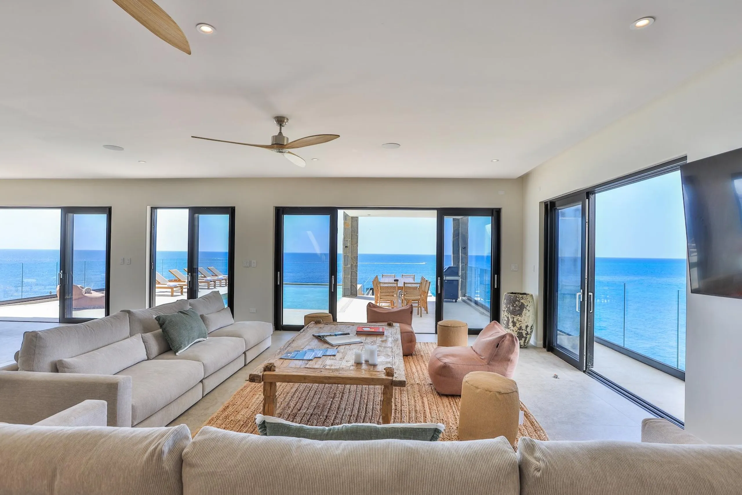 Prestige Oasis in Indigo Bay with Caribbean Panoramas — photograph 11