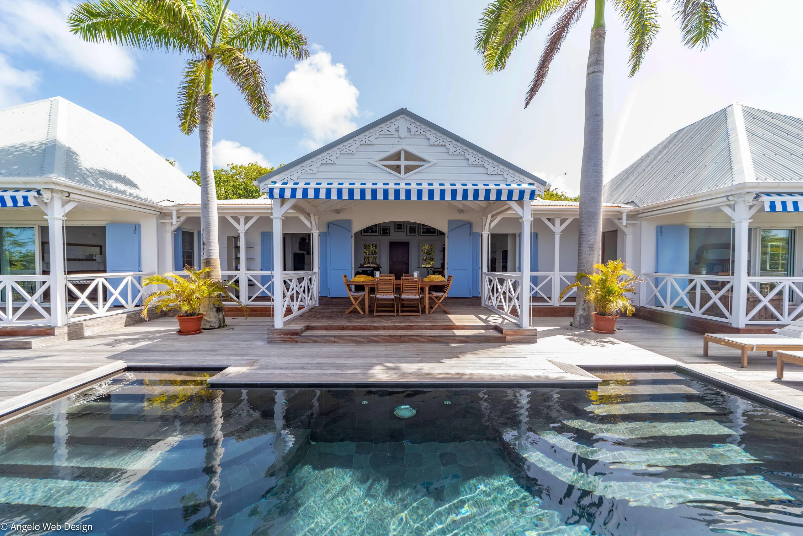 Plush and Inviting Villa with Infinity Pool and Breathtaking Ocean Views and Gorgeous Sunset — photograph 8