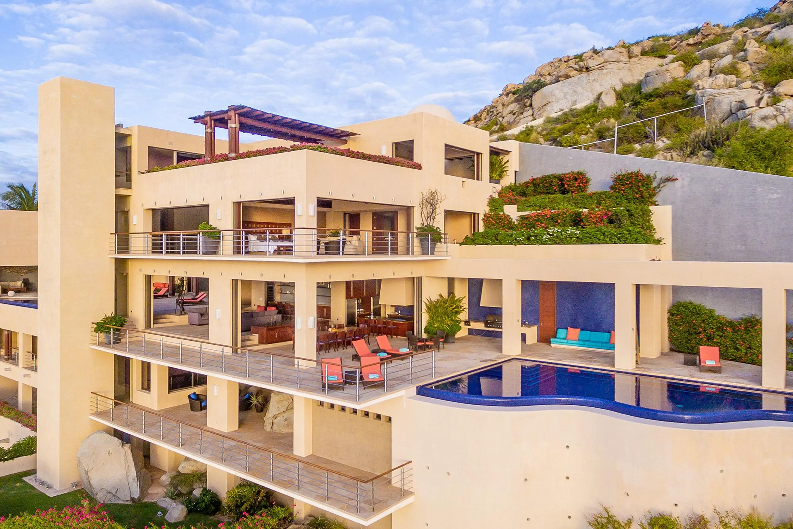 Hillside Grand Pedregal Villa with Infinity Pool and Panoramic Pacific Views. — photograph 3