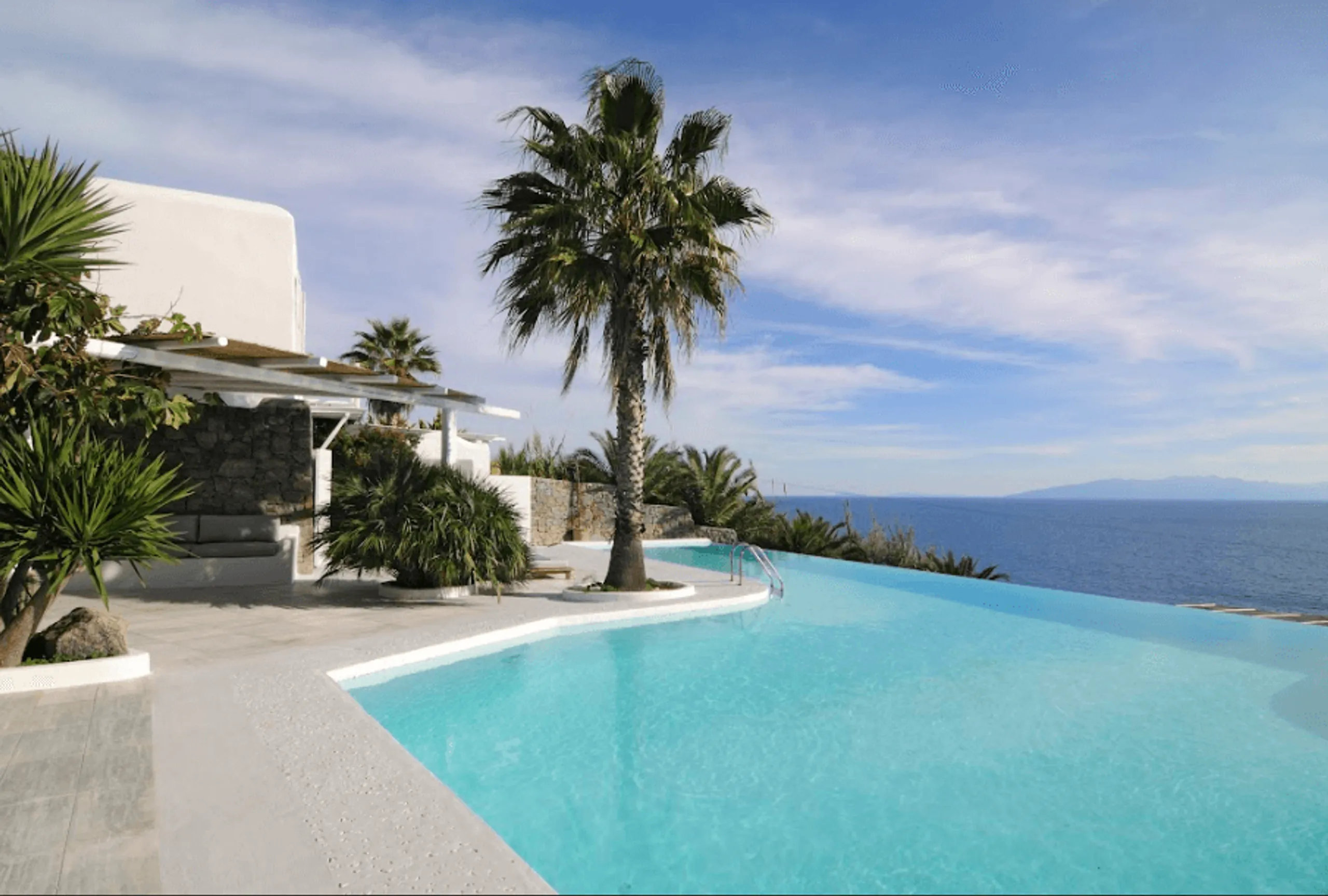 Luxury Villa Rental with Infinity Pool and Magnificent Aegean Sea Views — photograph 2