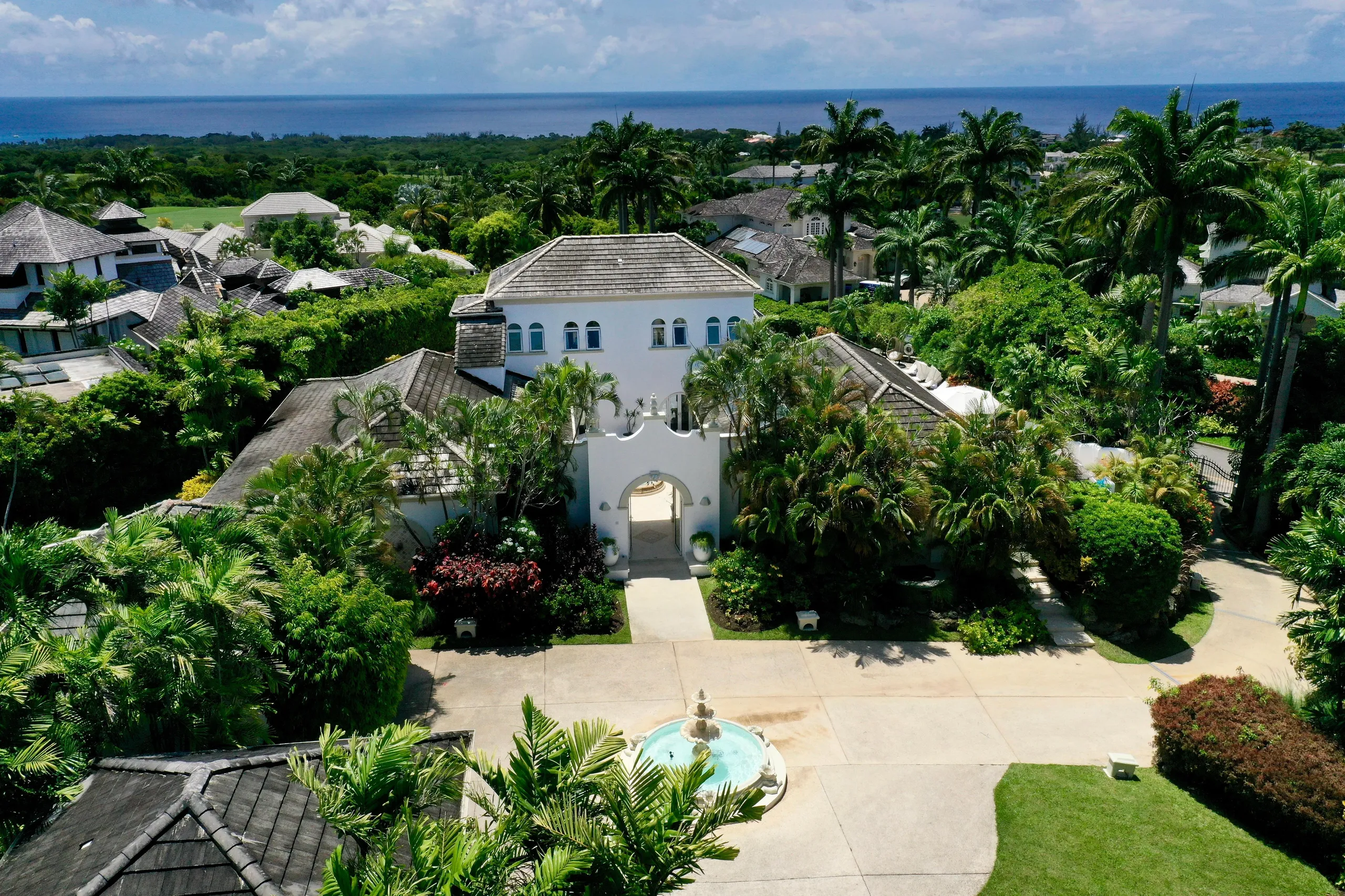Barbados Traditional Grand Estate Large Private Pool and Golf Course Access — photograph 8