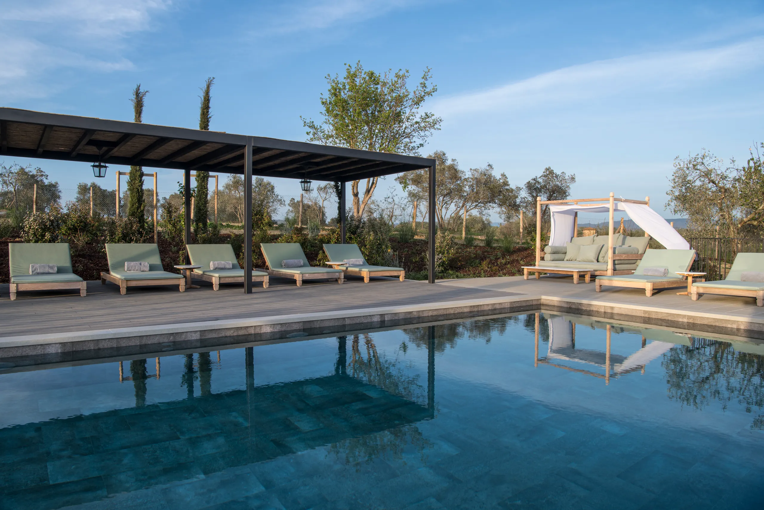 Elegant Italian Estate with Panoramic Views and Infinity Pool VILLAWAY® — photograph 9
