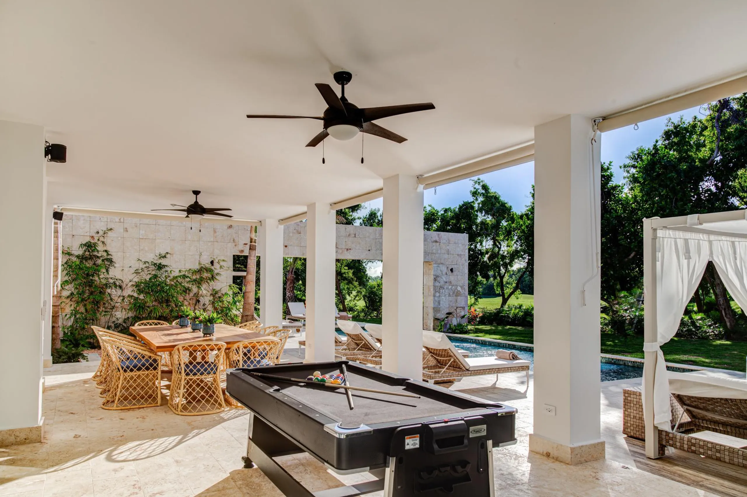 Radiant Modern Styled Villa with Private Pool in Punta Cana Resort — photograph 5
