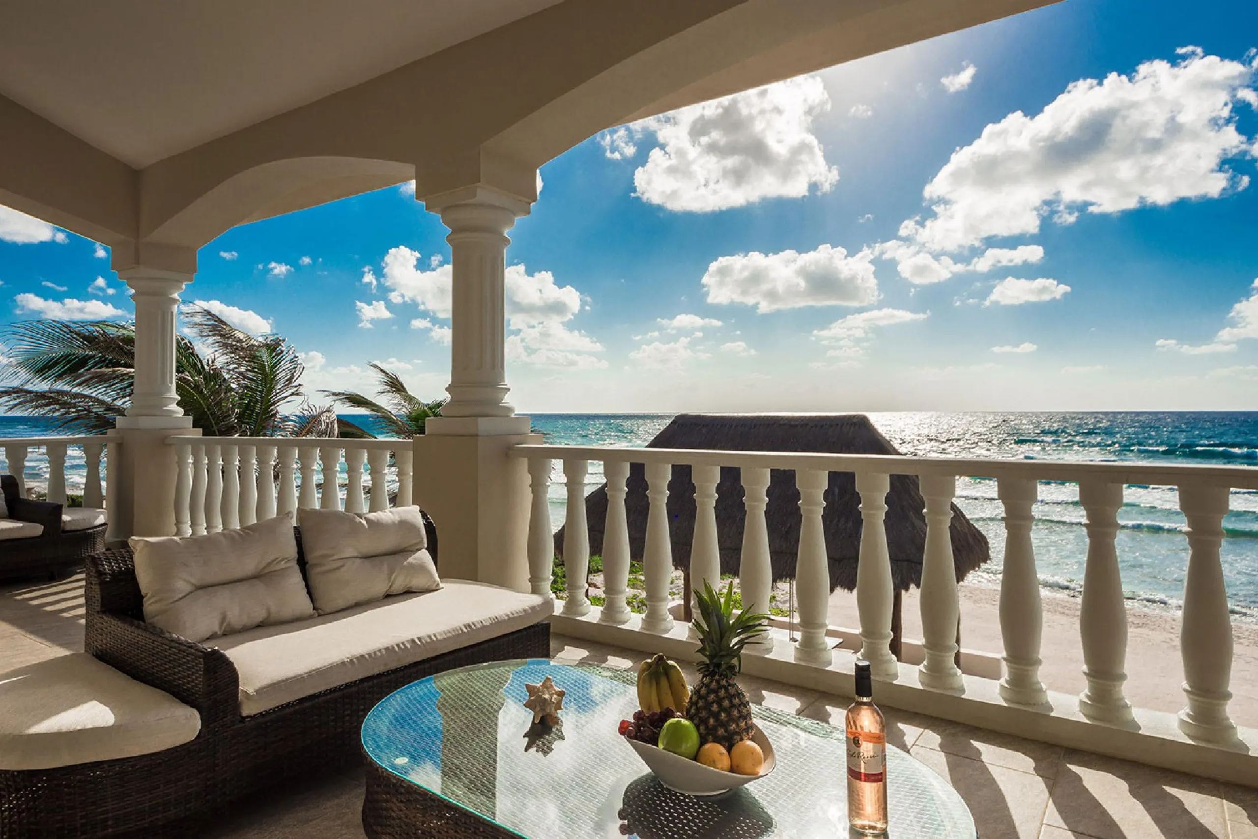 Amazing  Tankah Bay Oceanfront Estate with Infinity Pool and Private Beach — photograph 12