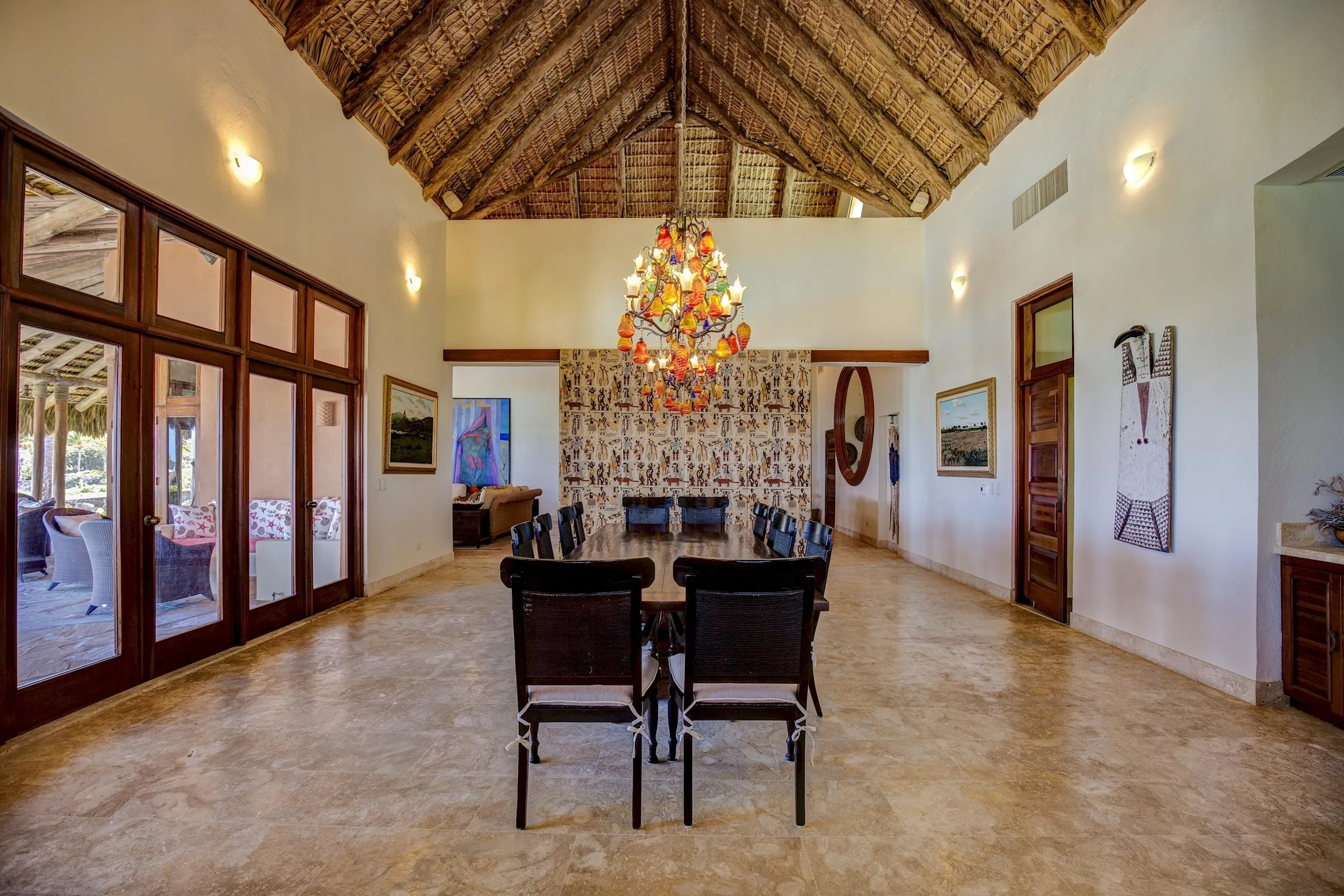 Splendid Waterfront Villa with Private Infinity Pool, and Stunning Sea Views — photograph 12