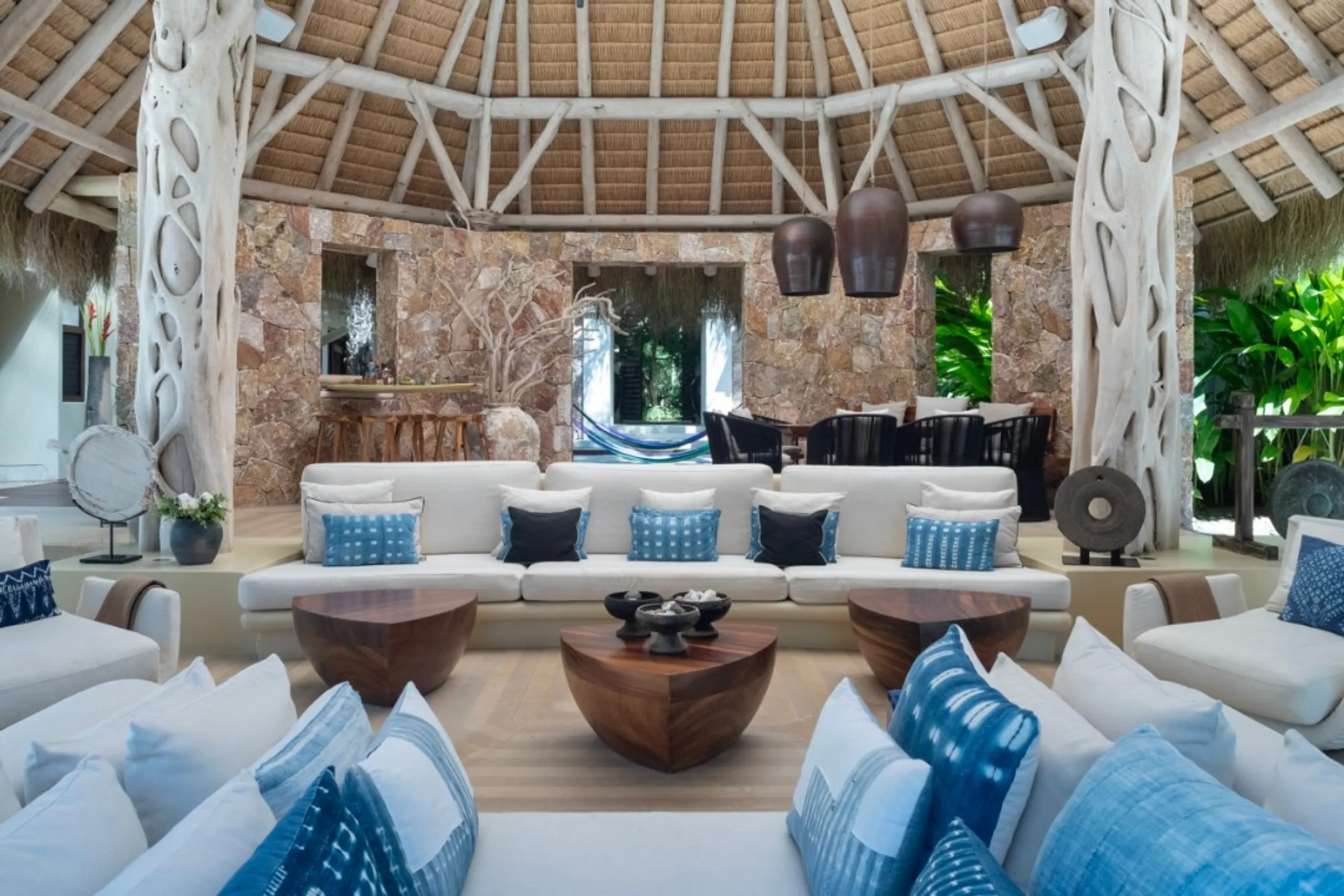 Beachfront Ranchos Estates Villa with 3-Tier Infinity Pool and Direct Beach Access — photograph 3