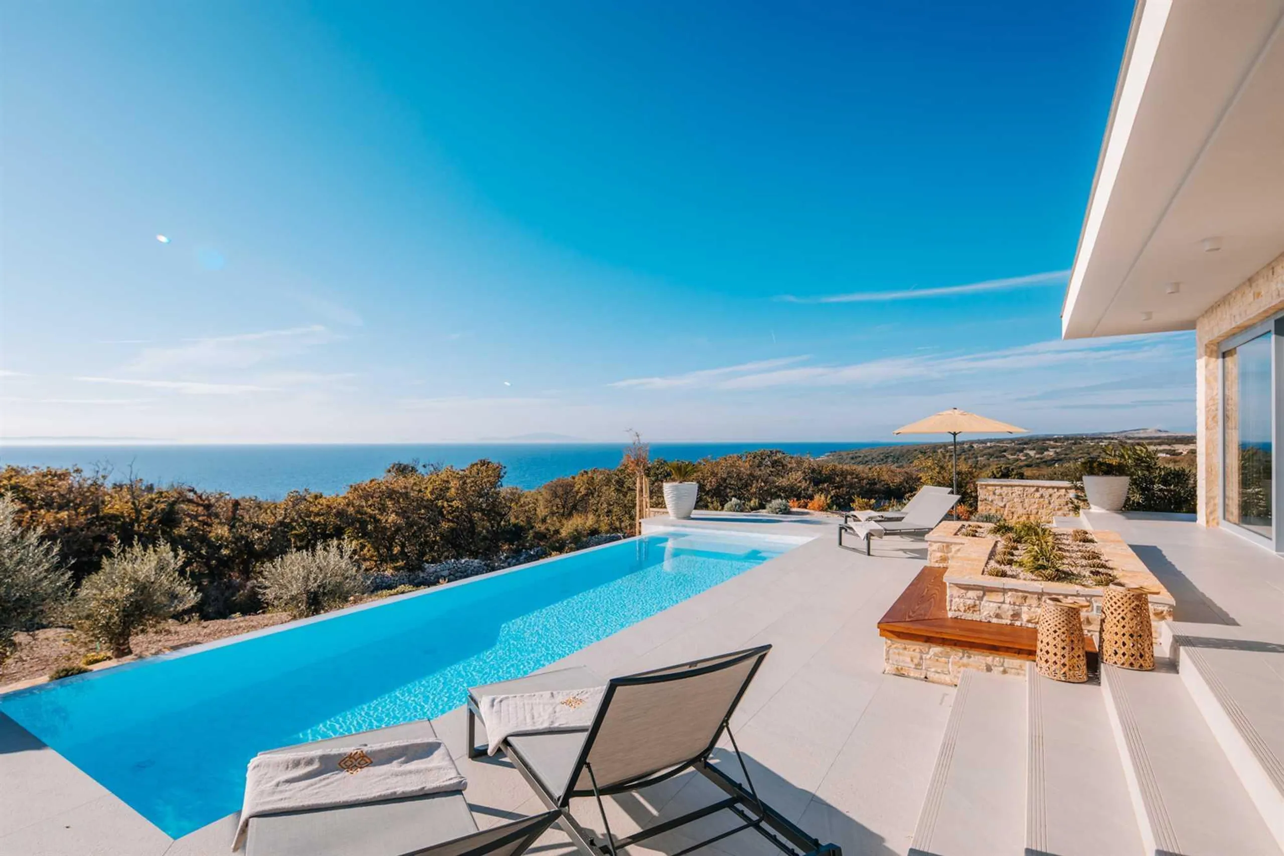 Graceful Pag Island Villa with Private Pool and Sauna, Novalja