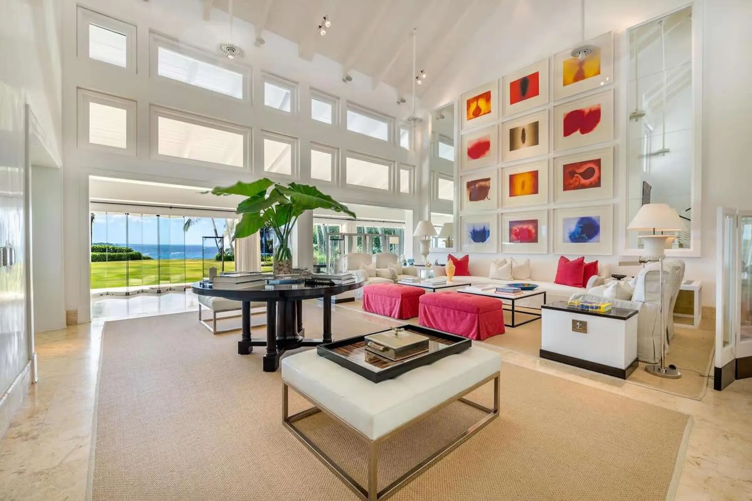 Luxurious Beachfront Estate in La Romana with Private Pool and Walks to Beach — photograph 12