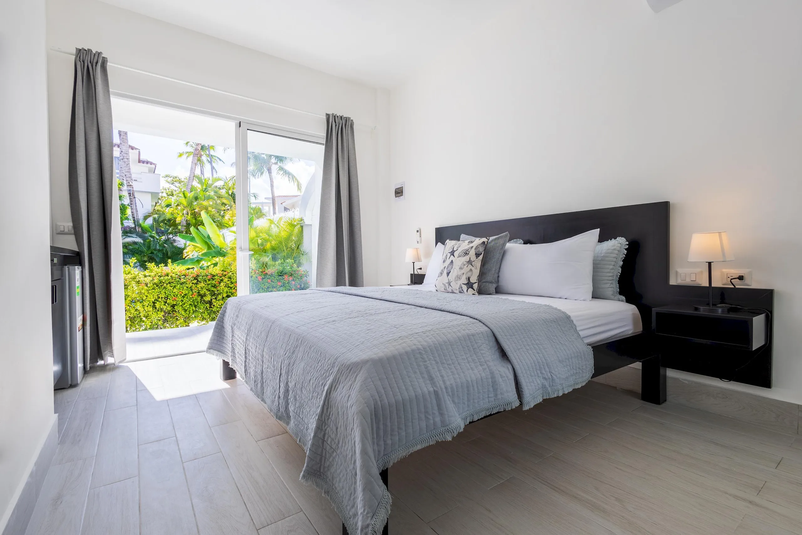 Deluxe Punta Cana Villa with Private Pool and Walks to Beach — photograph 3