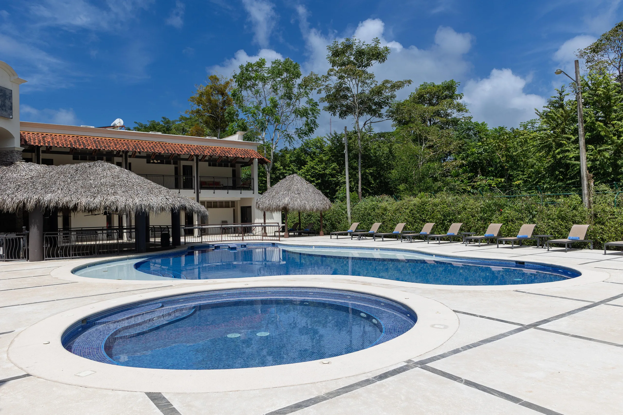 Grand Puntarenas Luxury Villa with Private Resort-style Pool — photograph 9