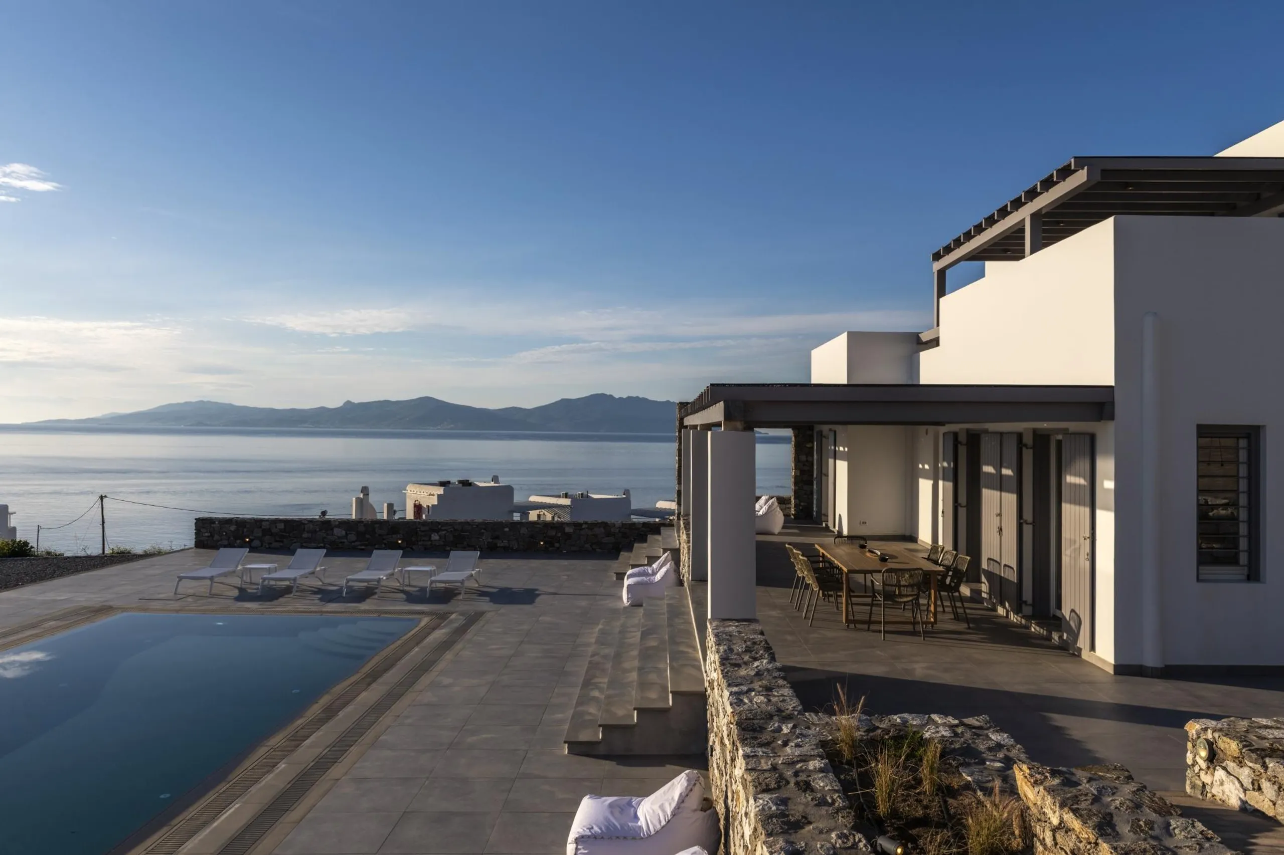 Grandiose Mykonos Estate with Private Pool and Ocean Views — photograph 2
