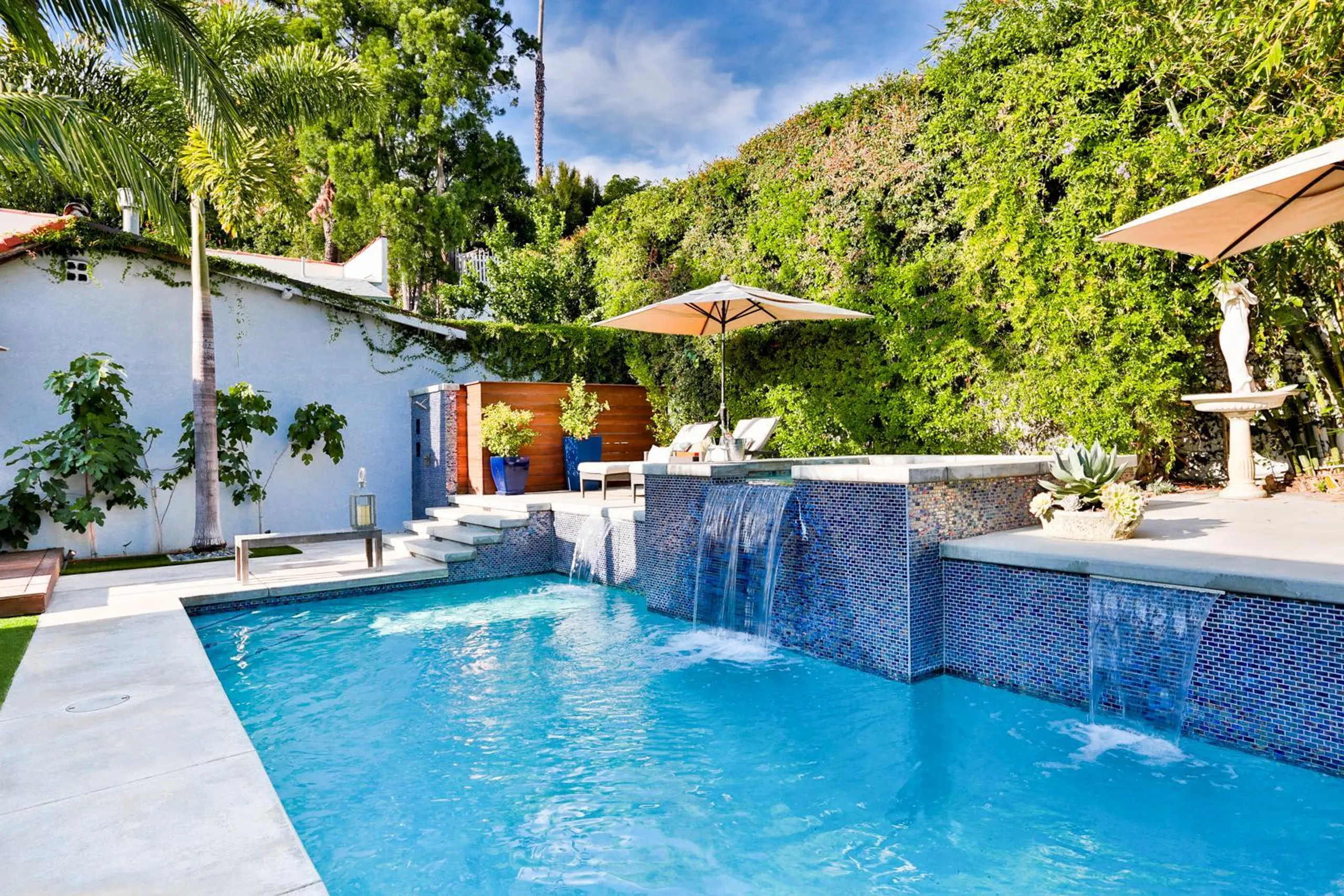 Hollywood Hills Sanctuary — photograph 2