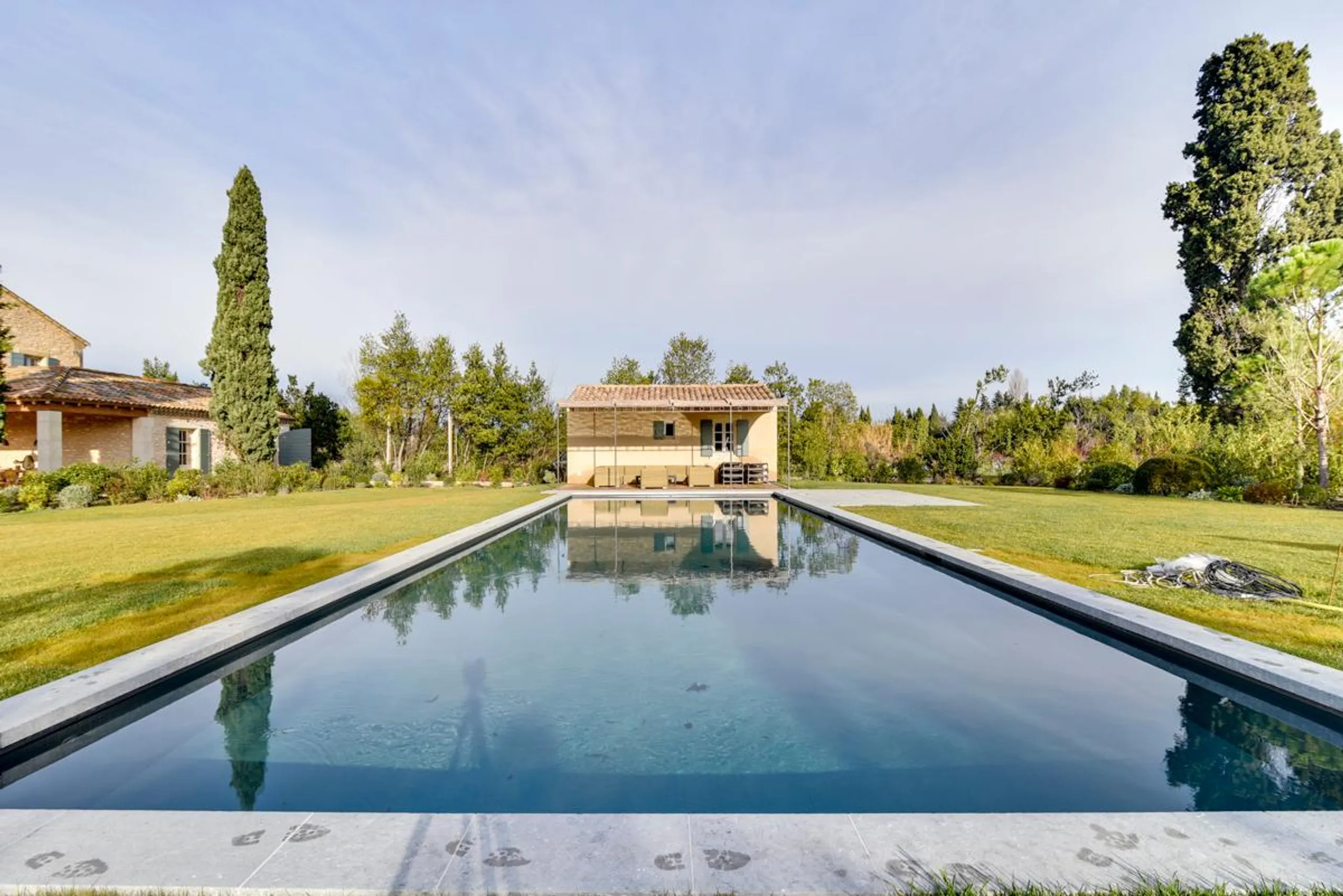 Serene Seven Bedroom Villa with Private Pool and Garden Views — photograph 2