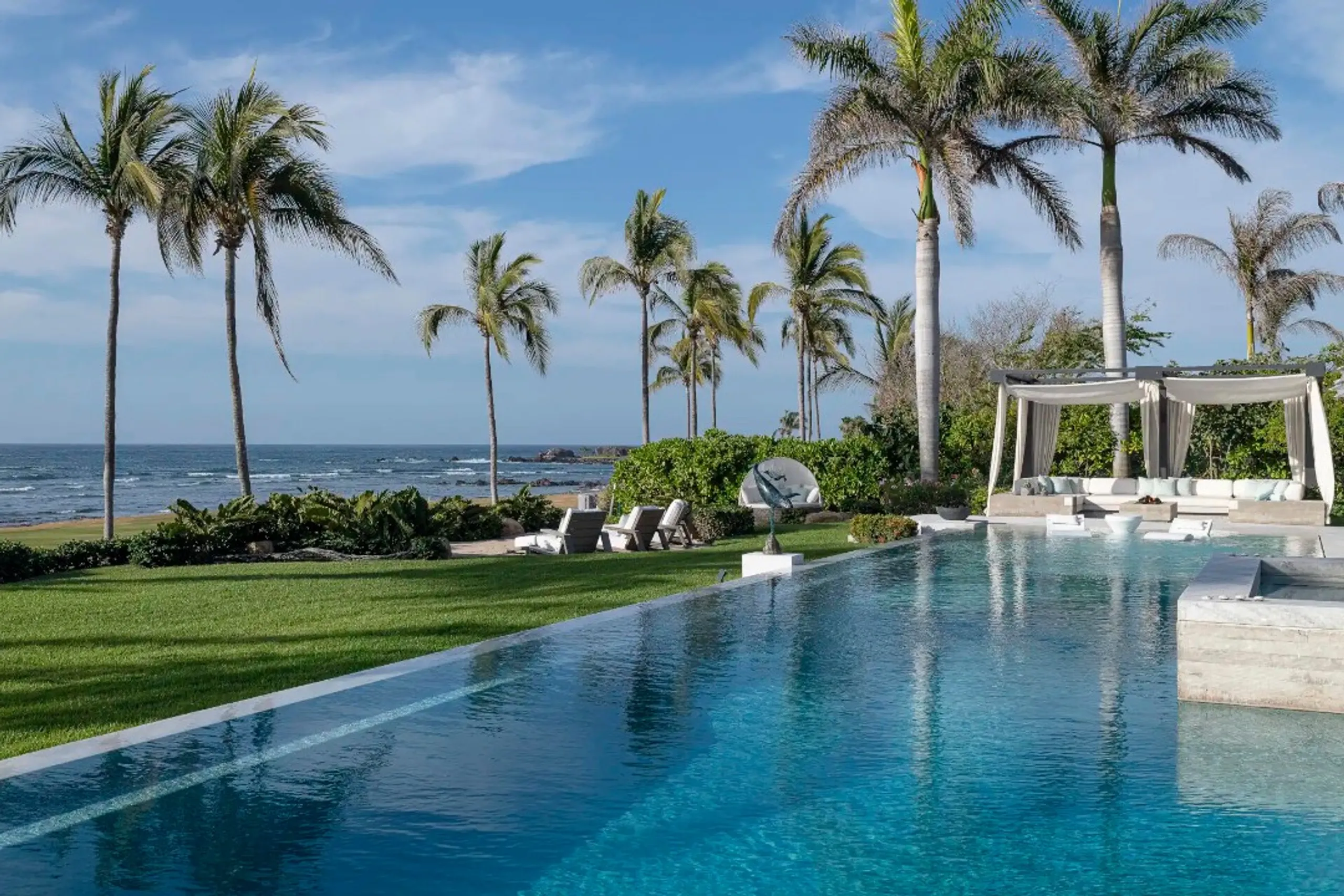 Alluring Punta Mita Villa with Infinity Pool, Ocean & Golf Views — photograph 3