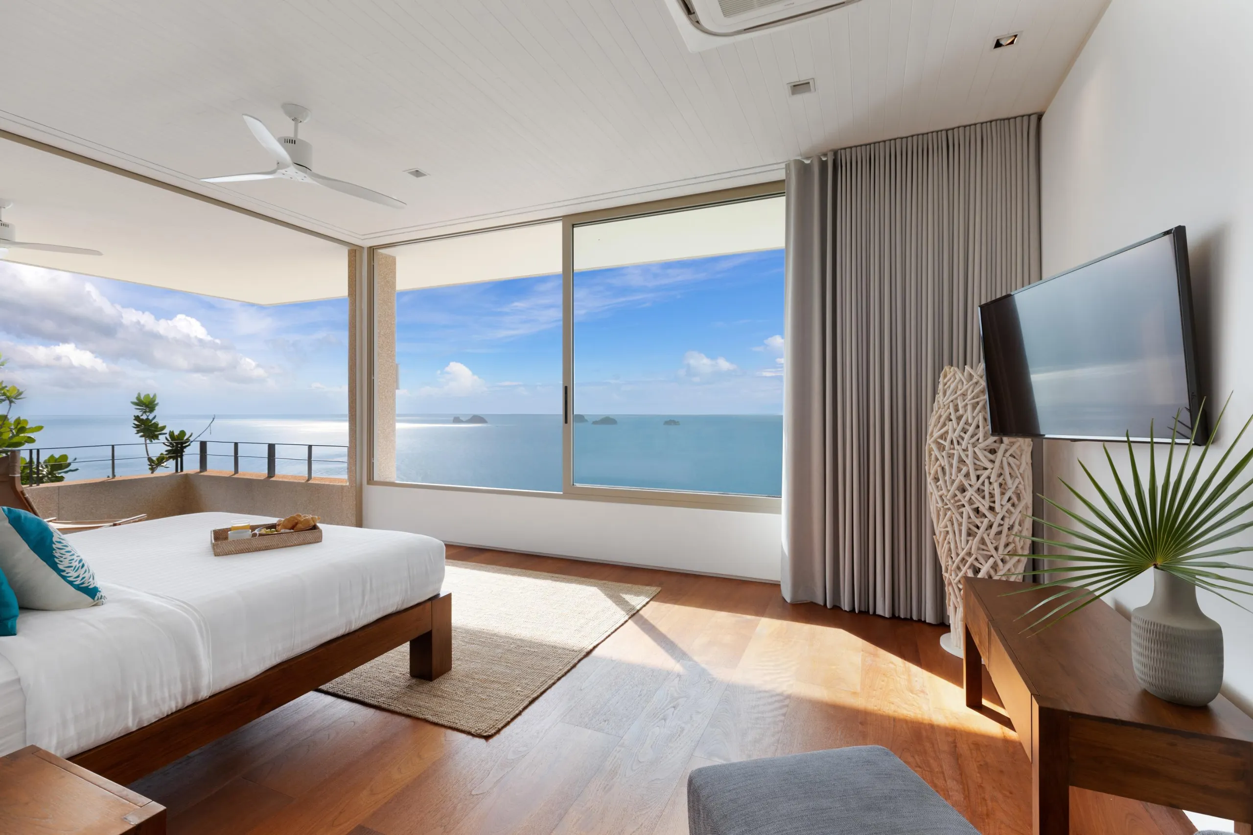 Breathtaking Oceanview Villa with Infinity Pool & Chef Service — photograph 11