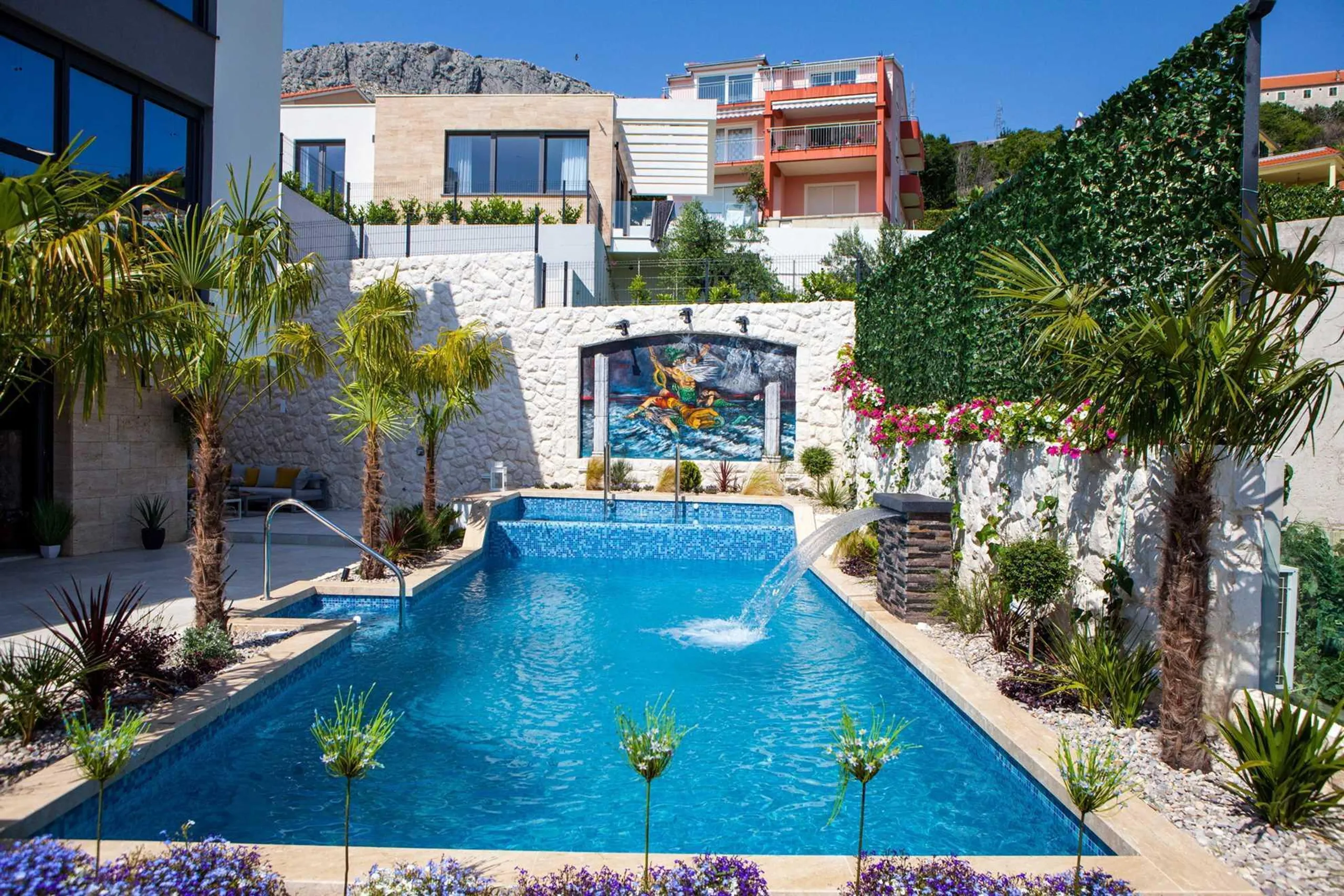 Light-filled Villa with Pool, Fitness Room, and Sauna near Split — photograph 9
