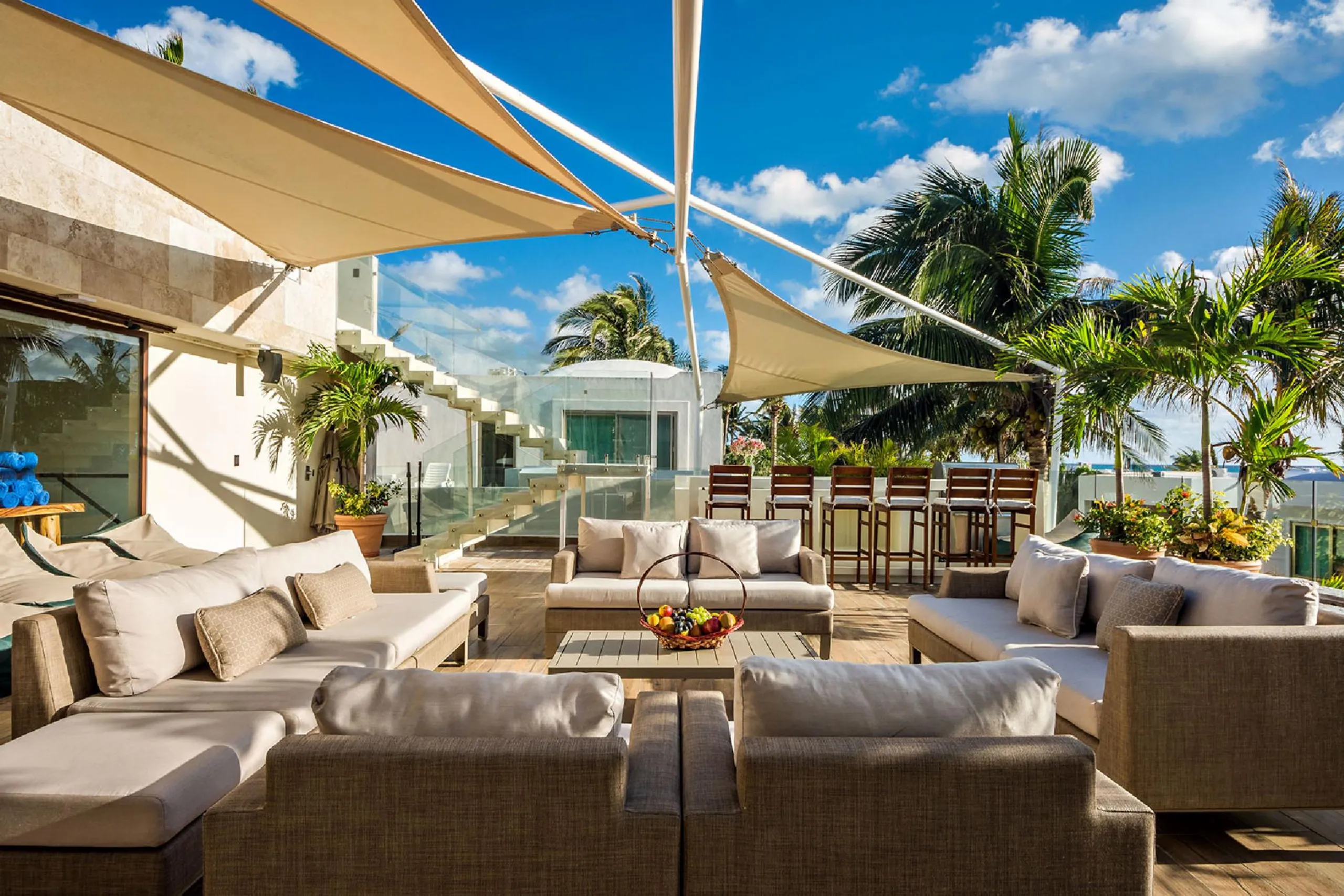 Luxury Playa del Carmen Villa with Infinity Pool and Ocean Views — photograph 2