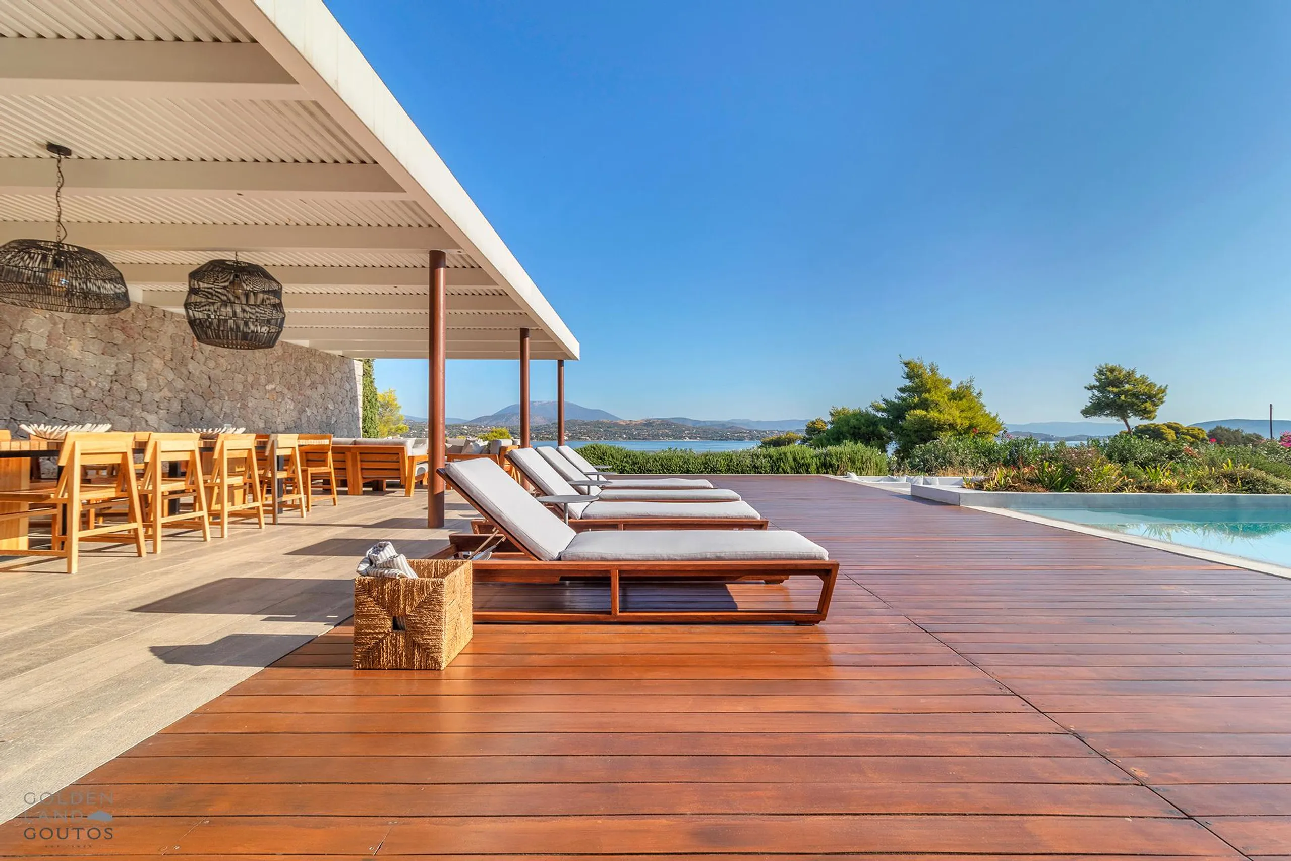 Sensational New-Built Villa with Infinity Pool, Unique Architectural Design and Exceptional Sea View — photograph 12