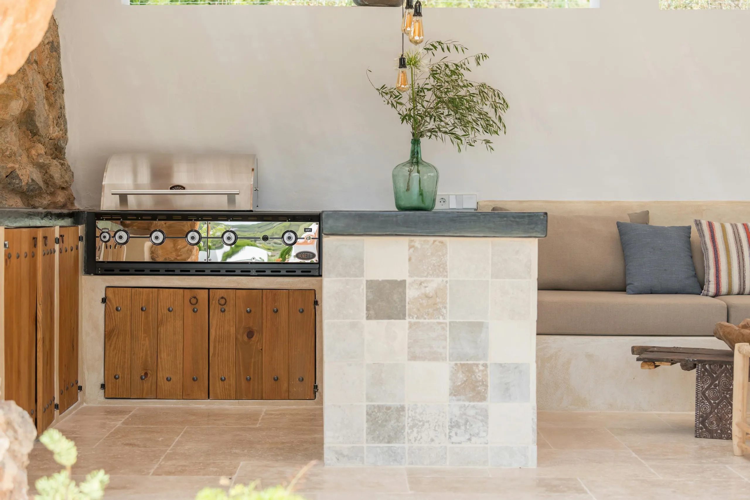 Splendid Ibiza Seaside Estate with Private Pool and Outdoor Bar and Grill — photograph 11