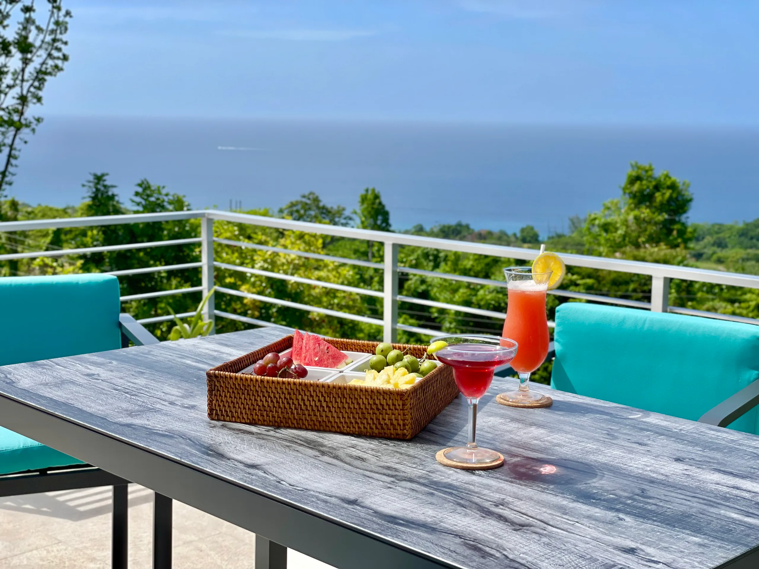 Lovely 5-Bedroom Villa in Oracabessa with Private Pool, Panoramic Sea Views and Lush Landscaped Grounds — photograph 5