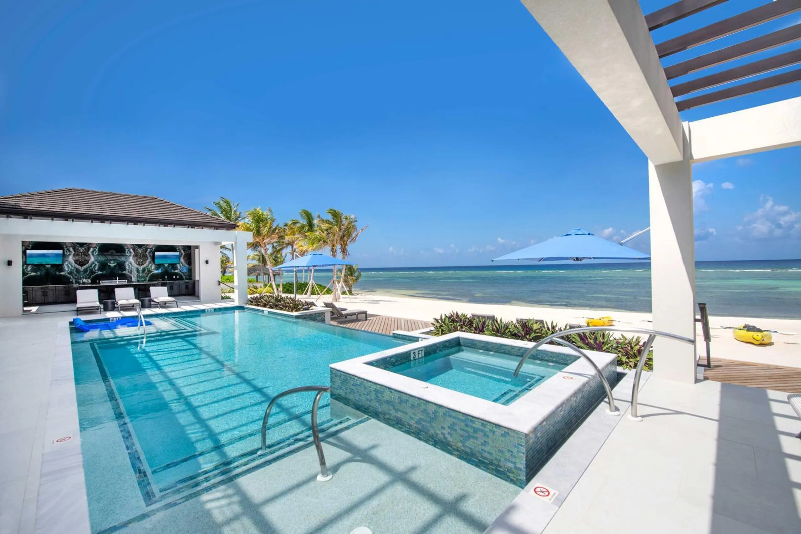 Oceanfront Rum Point Palace with Resort Style Pool, Hot Tub, and Beach — photograph 4