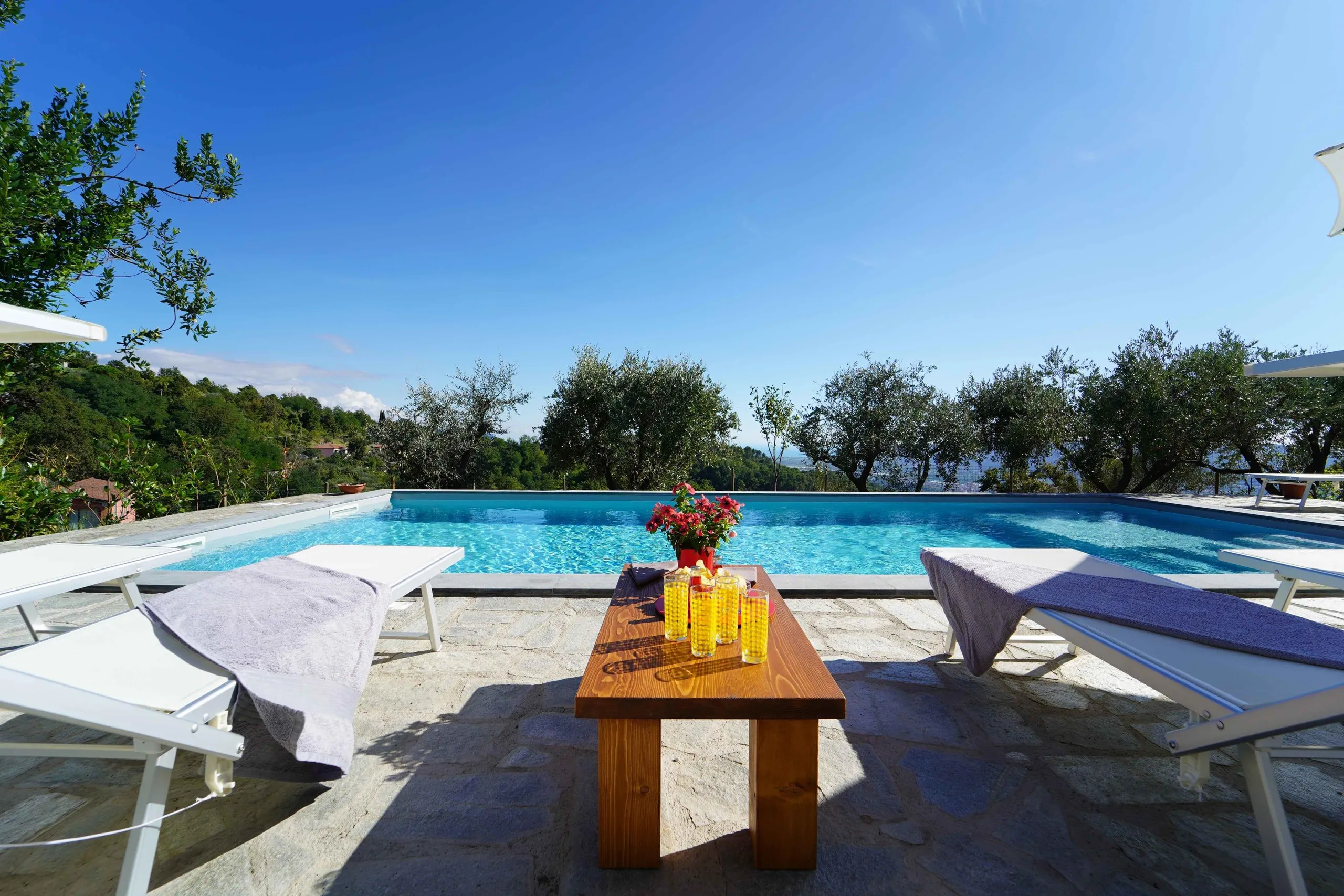 Luxurious Villa With Breathtaking Sea Views — photograph 2