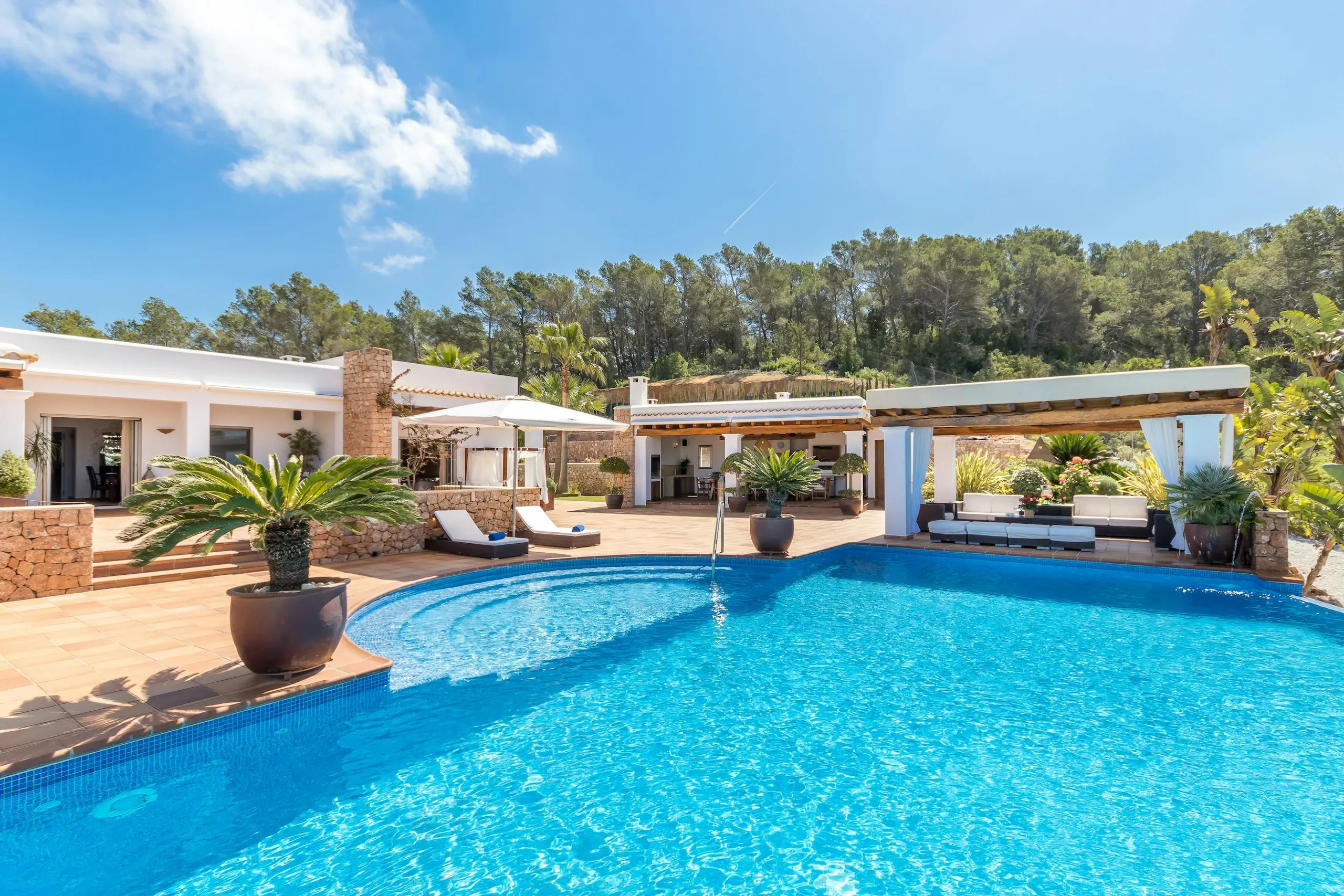 Princely Ibiza Oceanview Estate with Private Pool and Outdoor Kitchen — photograph 4