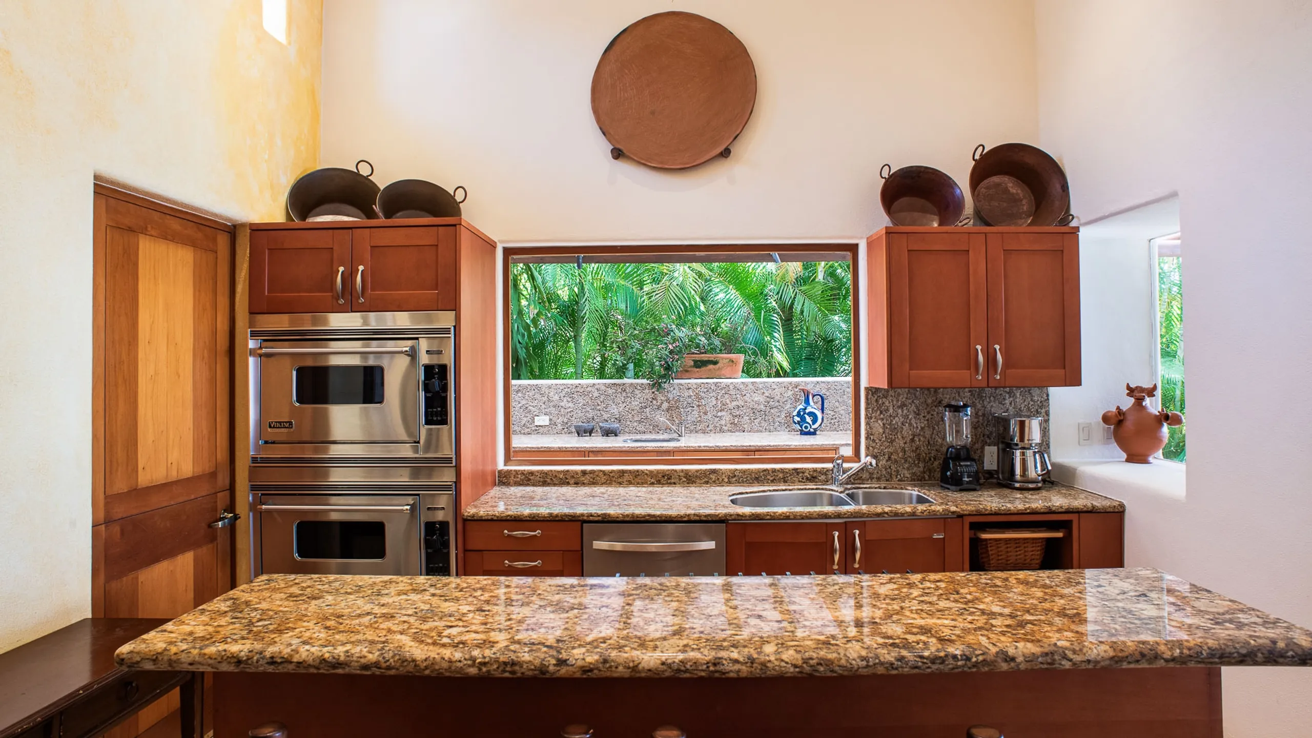 Exquisite Four Seasons Punta Mita Villa with Heated Pool, Jacuzzi & Ocean Views — photograph 9