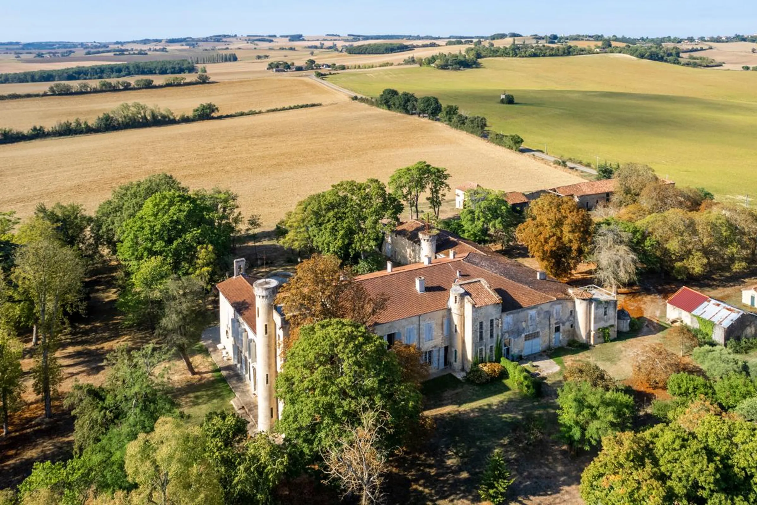 Villa setting in La Sauvetat
