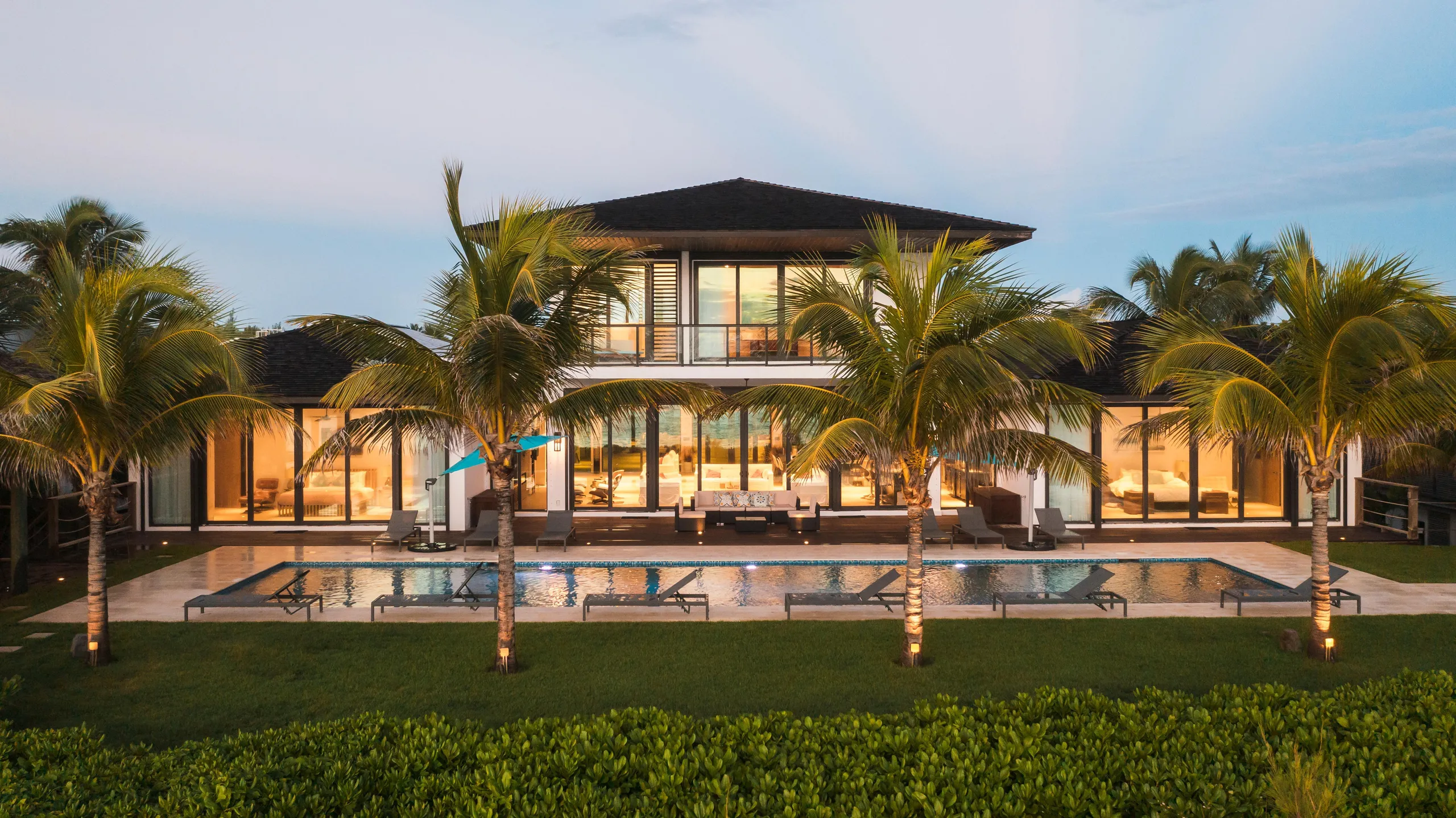 Exclusive Modern Luxury Oceanfront Estate in Bahamas with Private Pool, Harbour Island