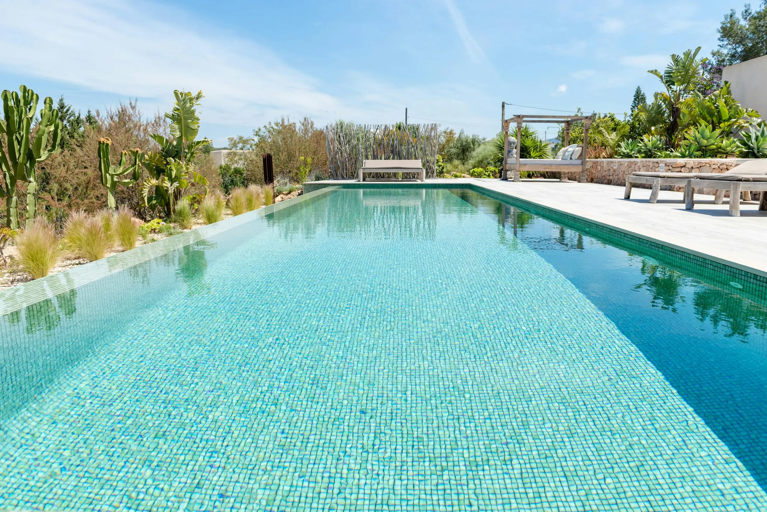 Spanish Serenity Villa in Ibiza with Private Pool and Gazebo — photograph 12