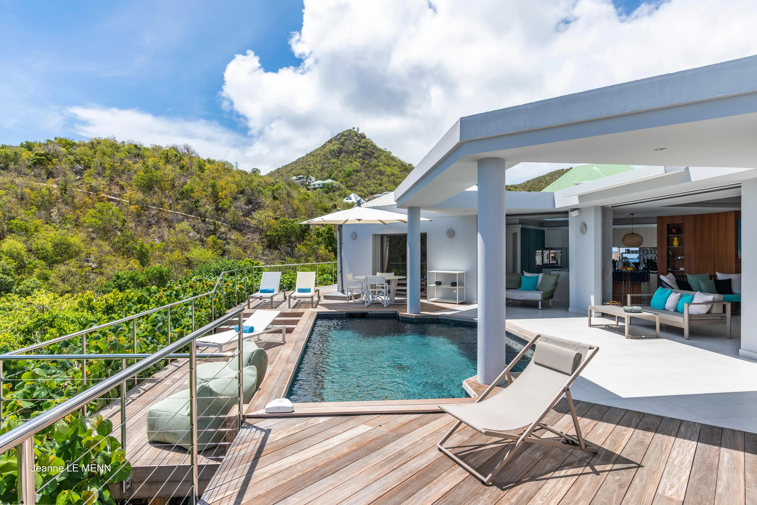 Refined Seaview Villa with Private Pool, Flamands