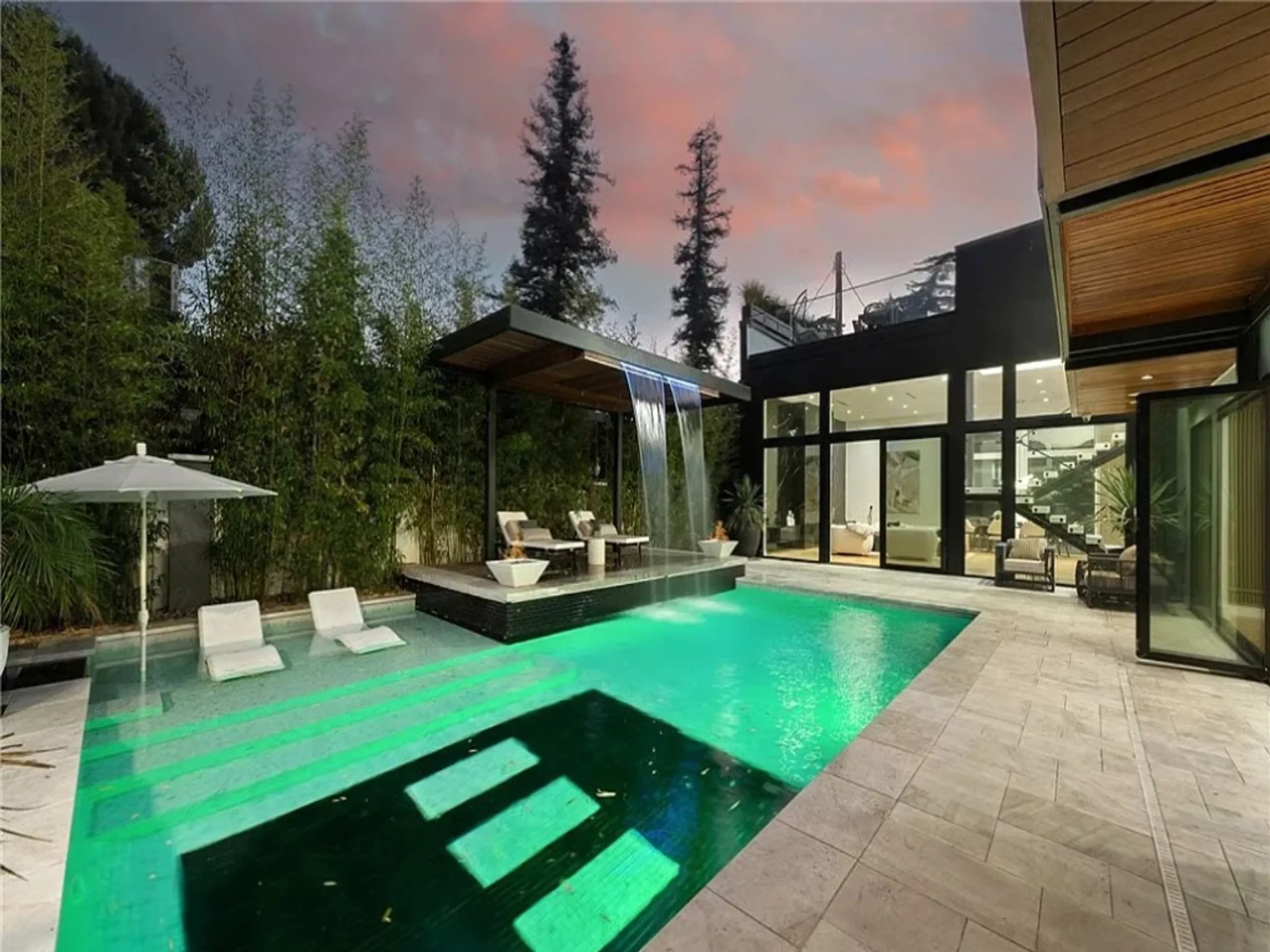 Elegant Studio City Estate with Saltwater Pool, Spa & Mountain Views — photograph 9