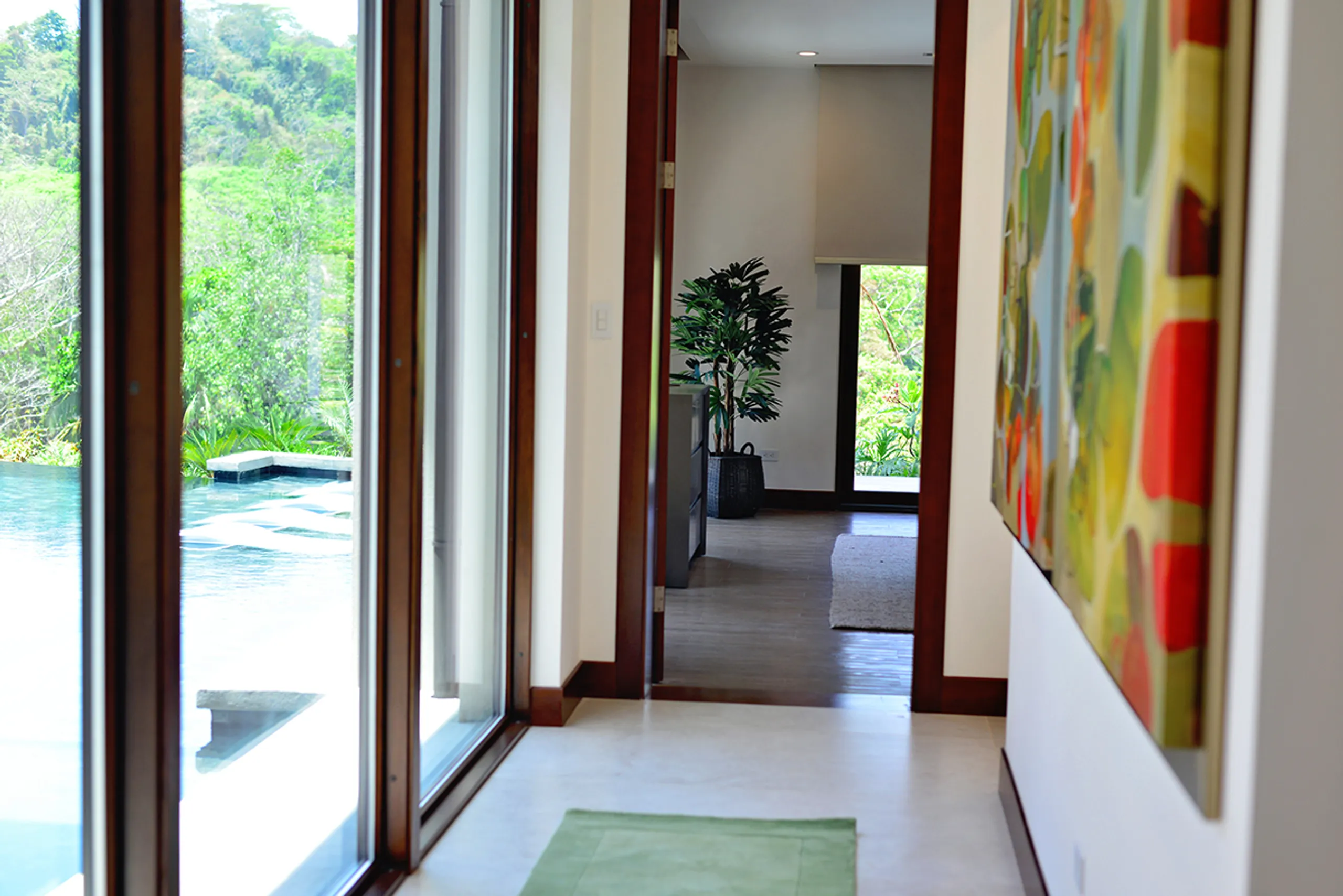 Tropical Paradise Villa with Private Infinity Pool, Heated Jacuzzi and Stunning Views — photograph 10