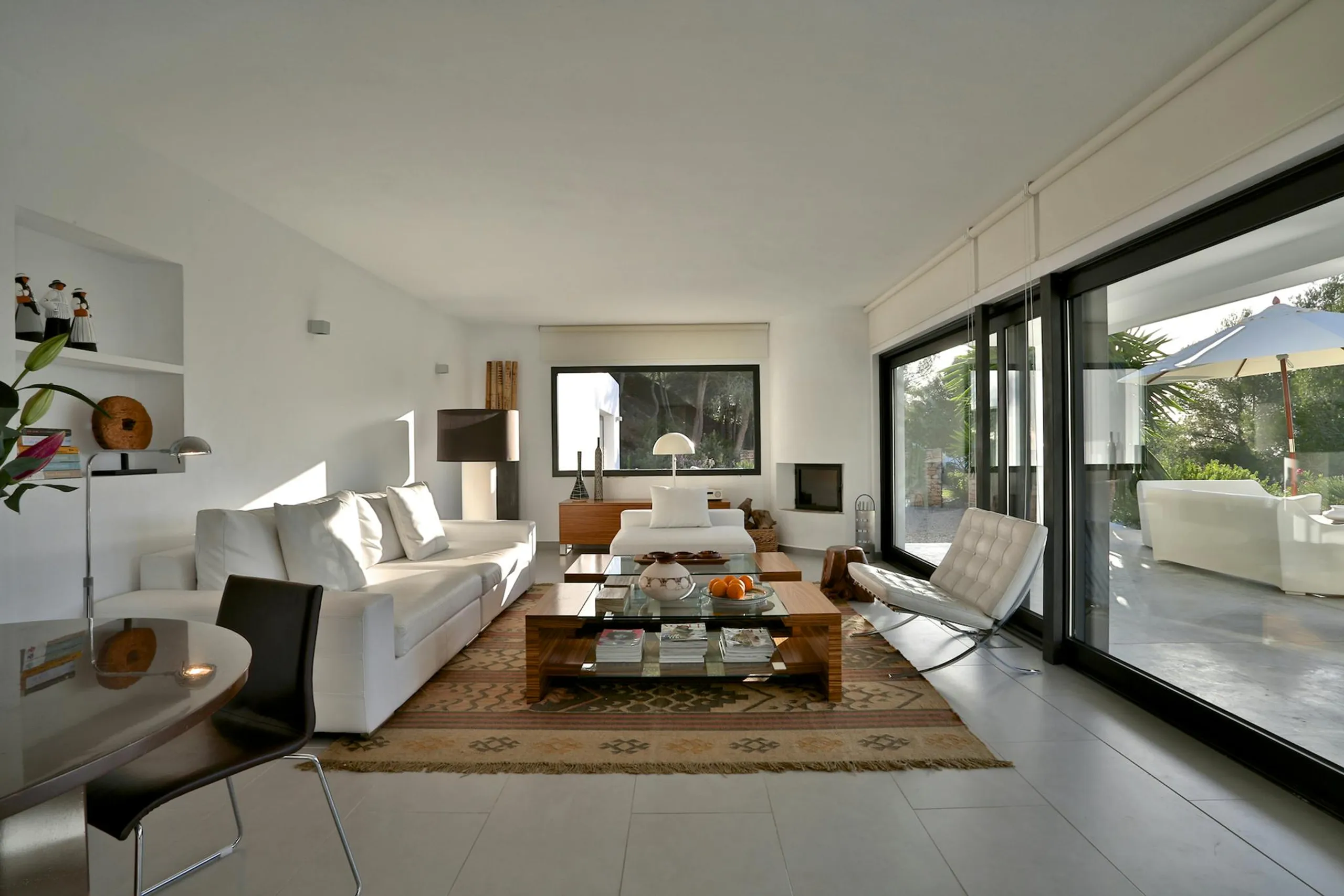 Luminous Contemporary Villa in Ibiza with Private Pool and Ocean Views — photograph 6