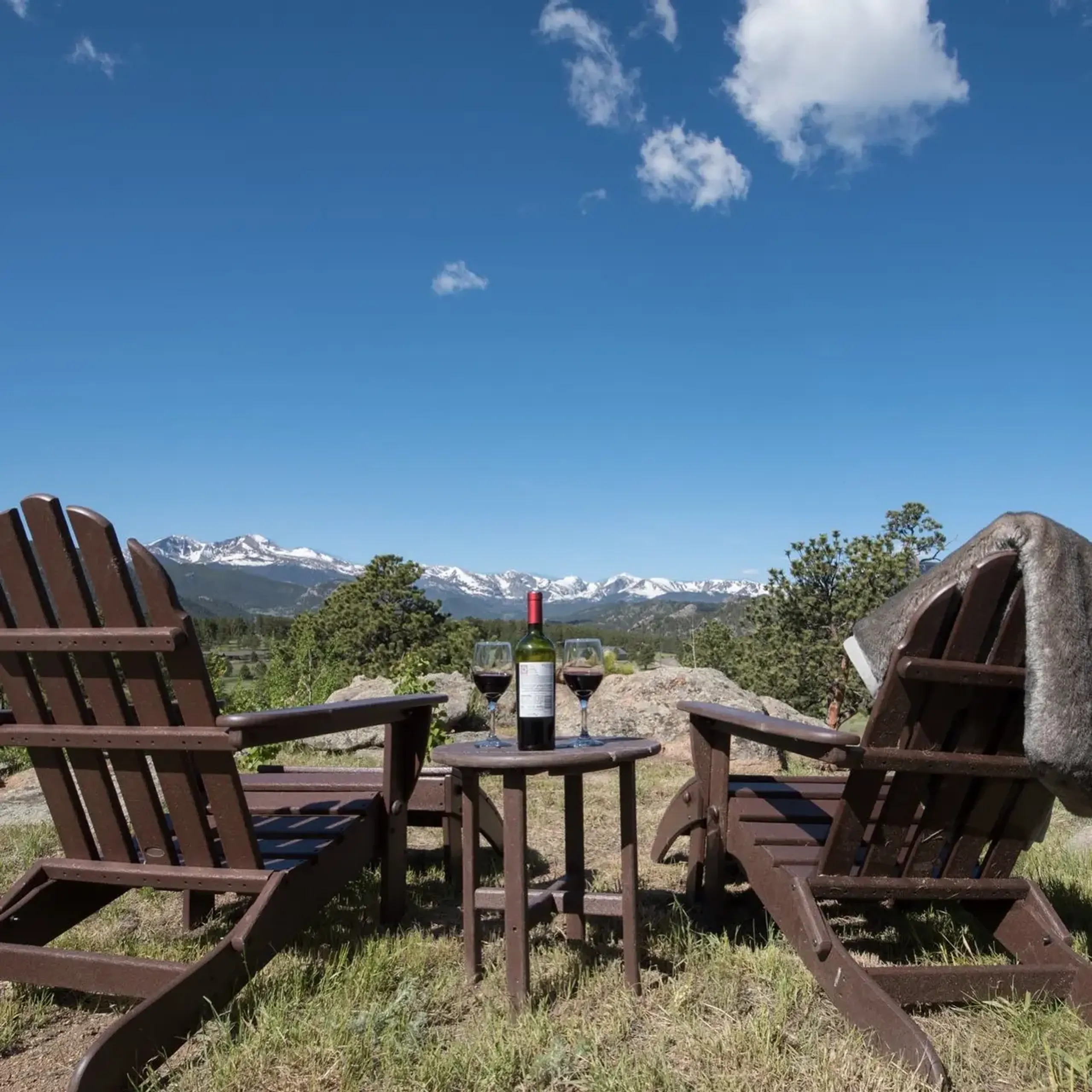 Exclusive 17-Bedroom Haven in Estes Park with Panoramic Mountain Views — photograph 7