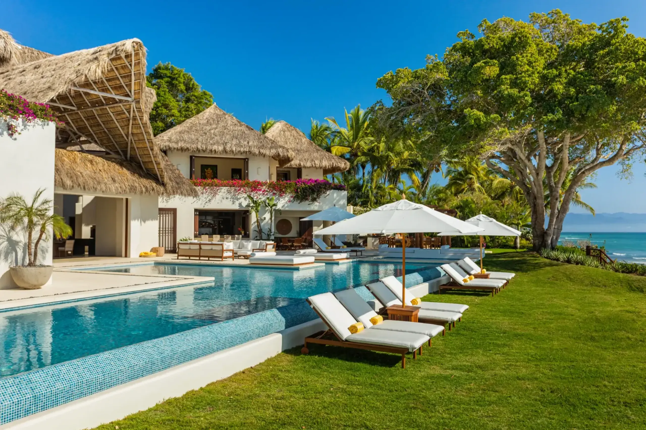 Glamorous Los Ranchos Estate Villa with Infinity Pool, and Beach Access in Ranchos Estates