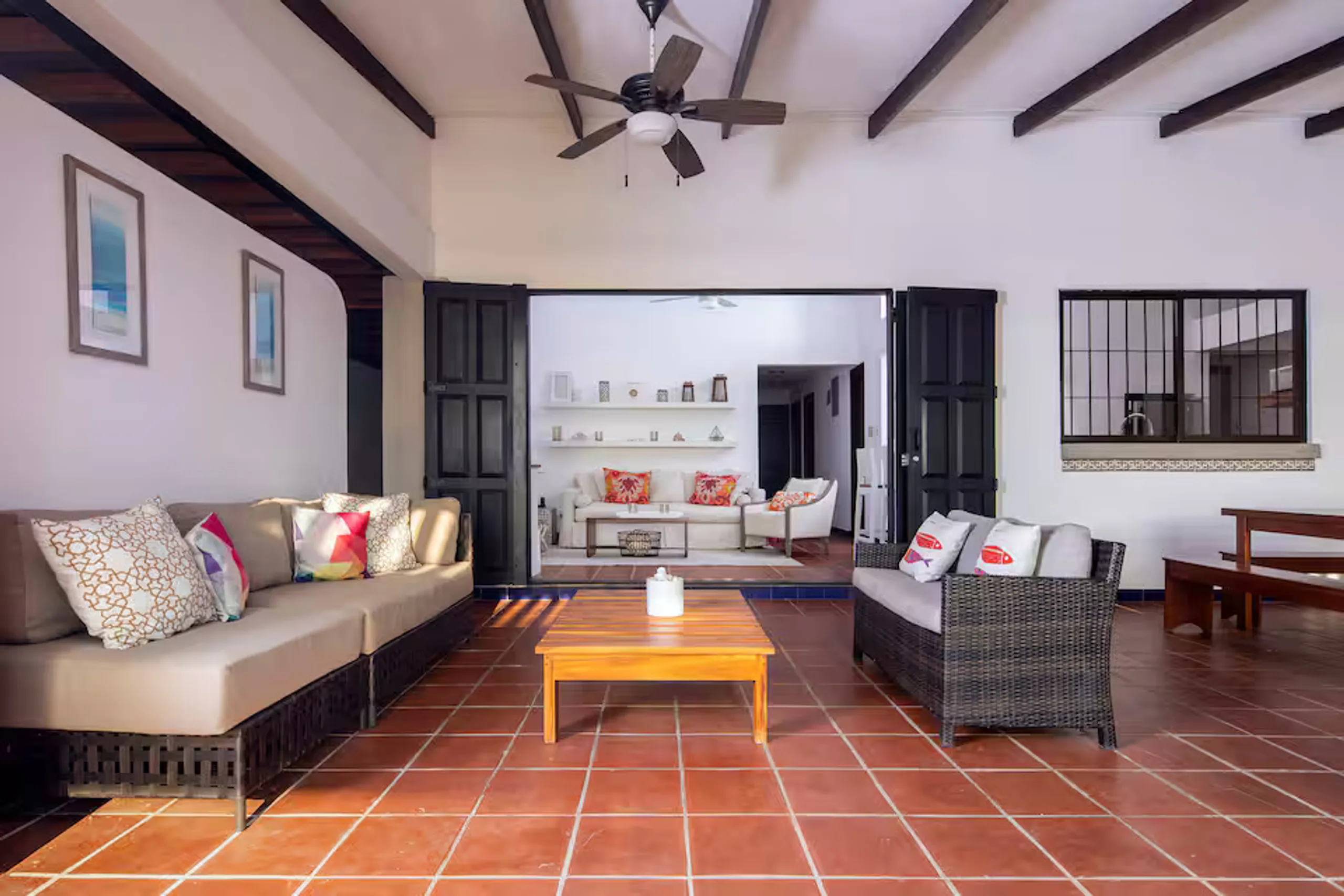 Beautiful Hermosa Beach House with Private Pool and Walks to Beach — photograph 11