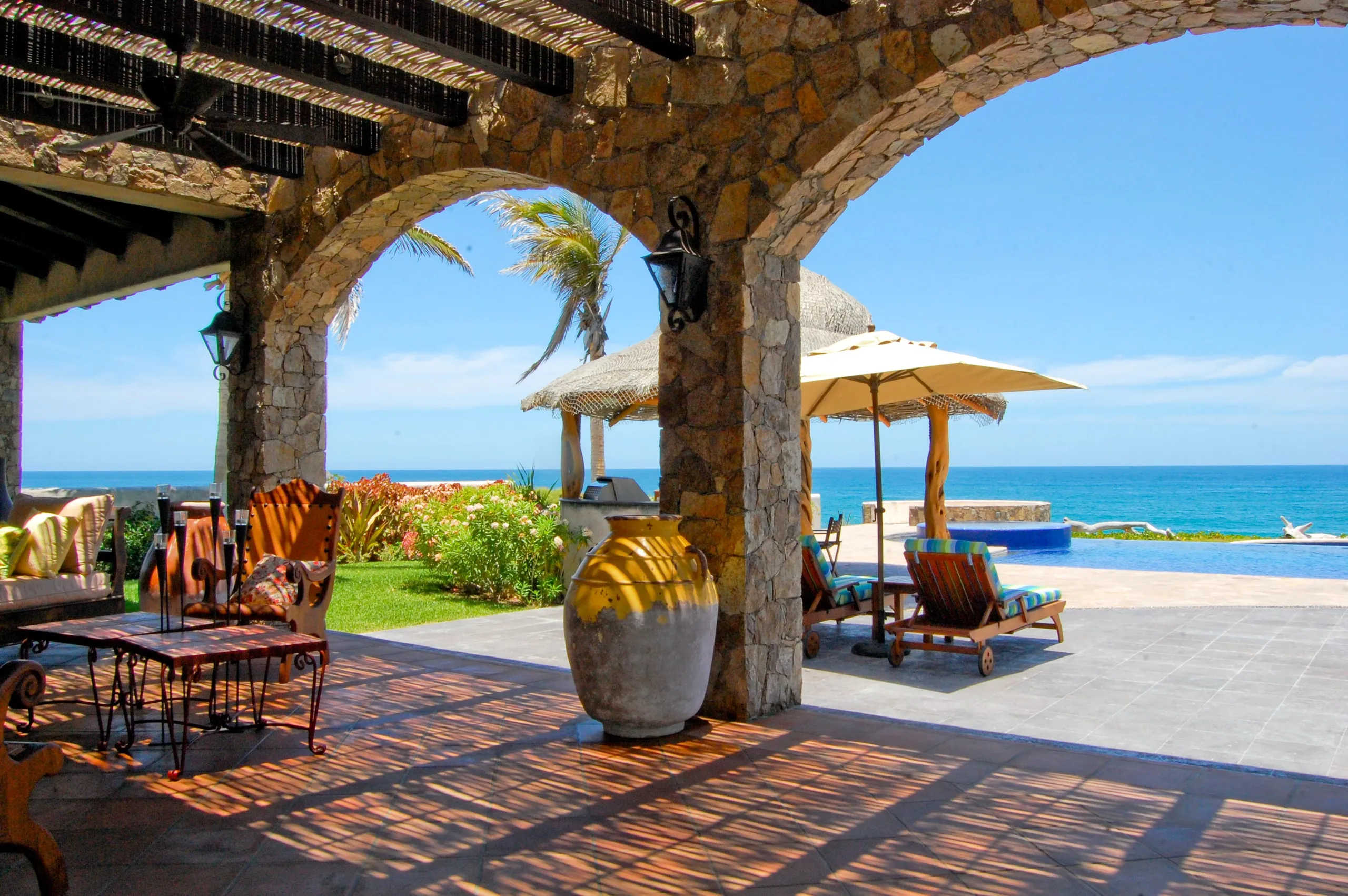 Elegant Puerto Los Cabos Villa with Waterfall Pool and Oceanfront Views — photograph 6