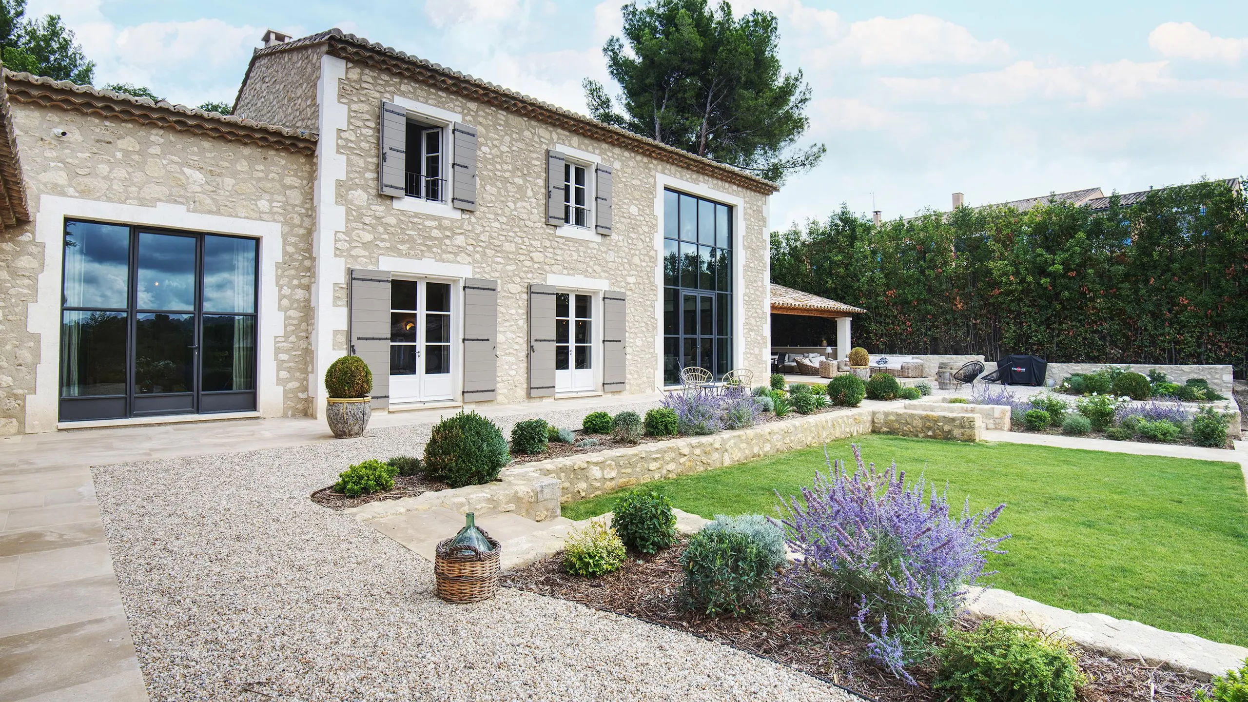 Escapade Elegance with Pool, France