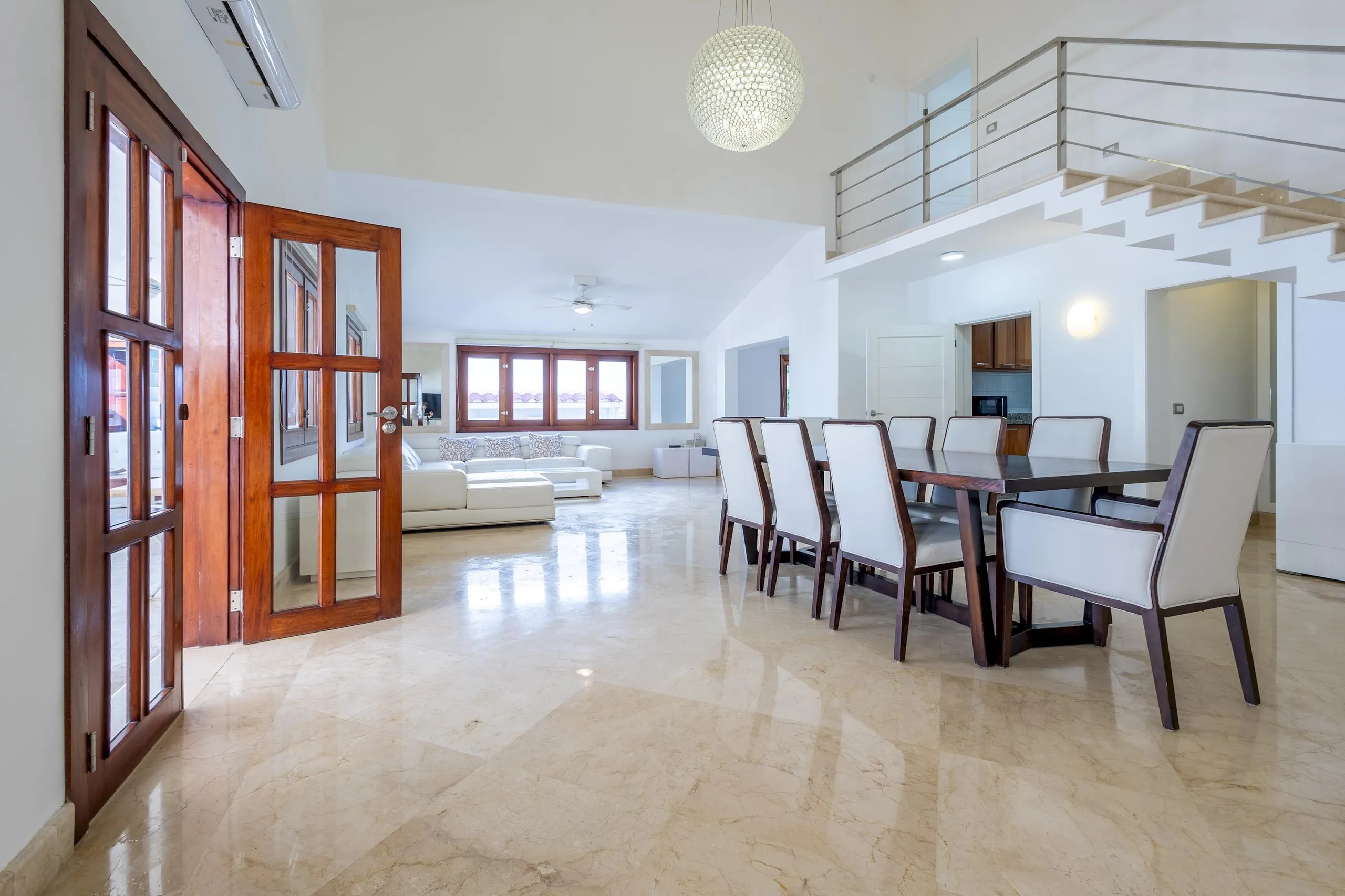 Deluxe Punta Cana Villa with Private Pool and Walks to Beach — photograph 5