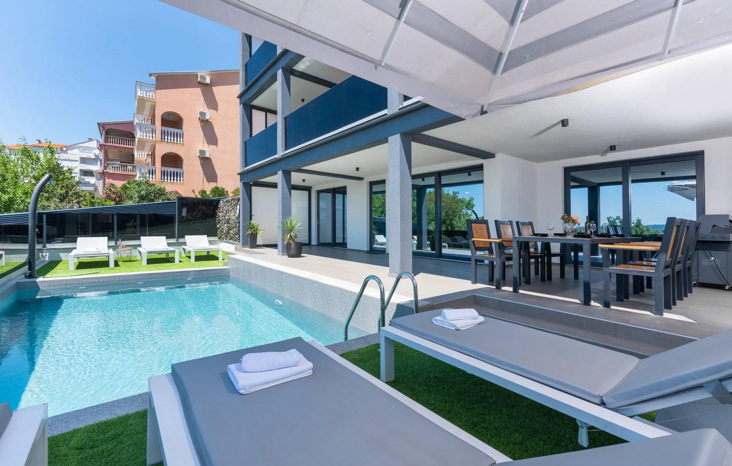 Sensational Villa with Heated Pool and  Enchanting Sea — photograph 6