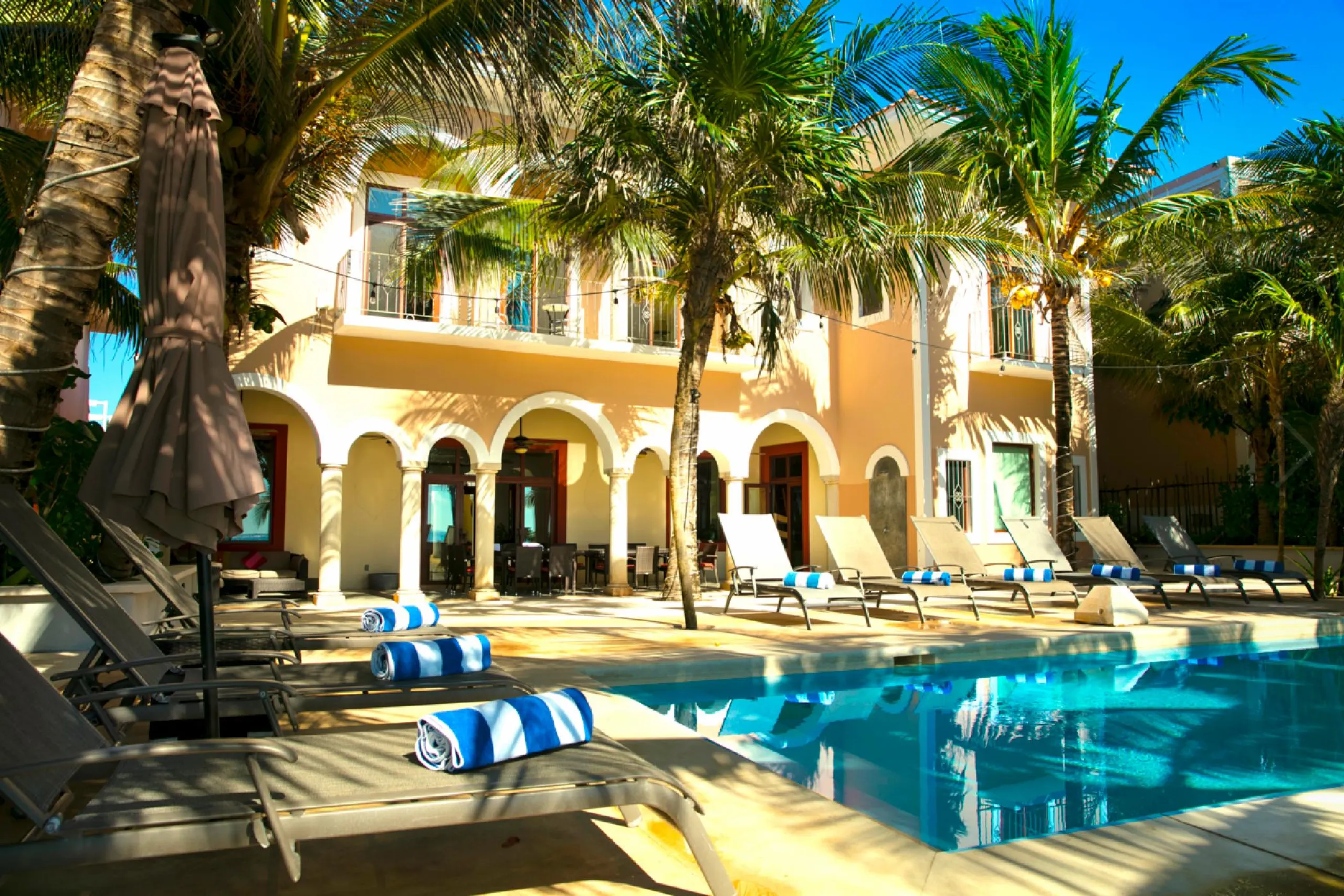 Beach Front Luxury Hacienda with Private Pool and Ocean Views — photograph 10