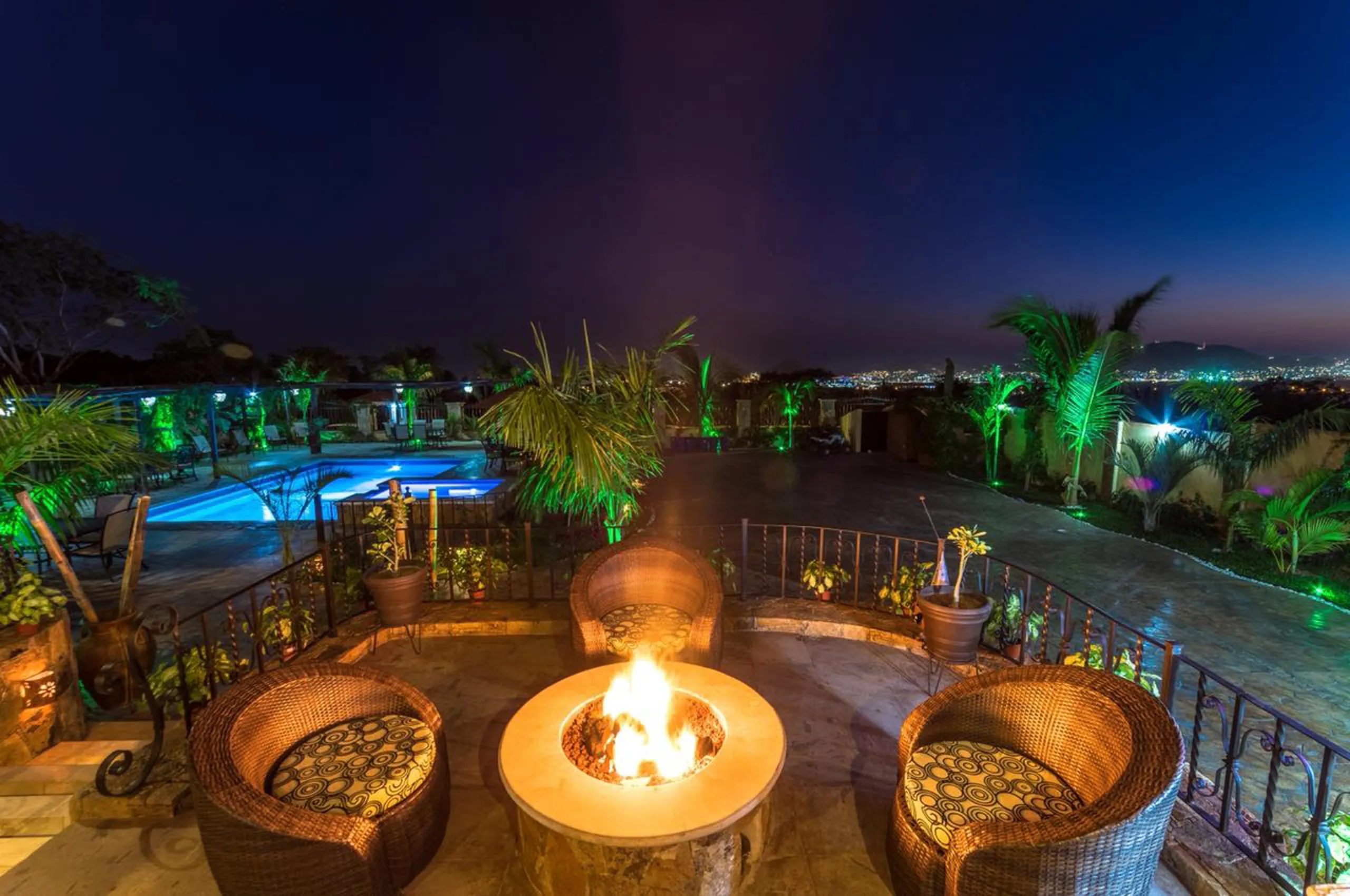 One-of-a-Kind Private Estate in a Tranquil Setting with Pool and Views — photograph 10