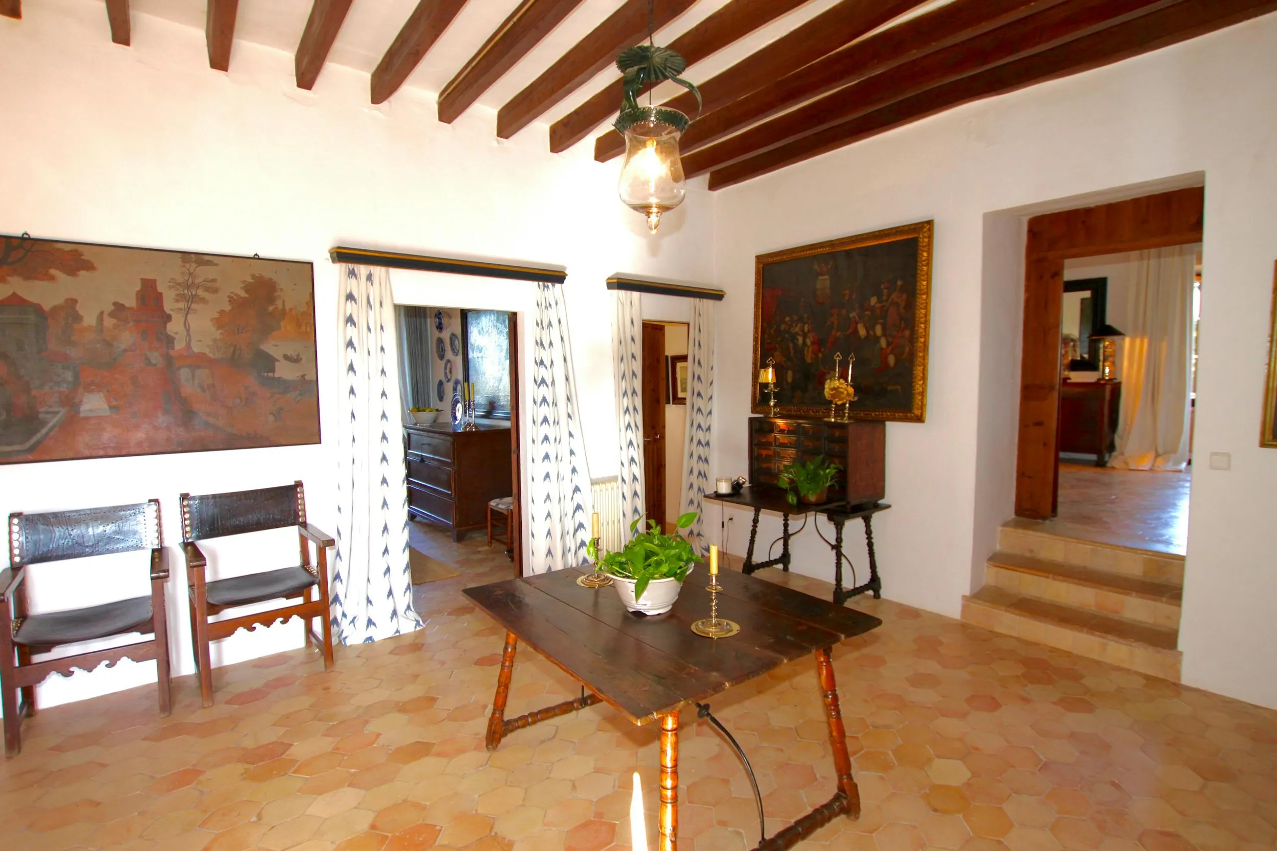 Relaxing Spanish Estate with Private Pool and Gazebo — photograph 9